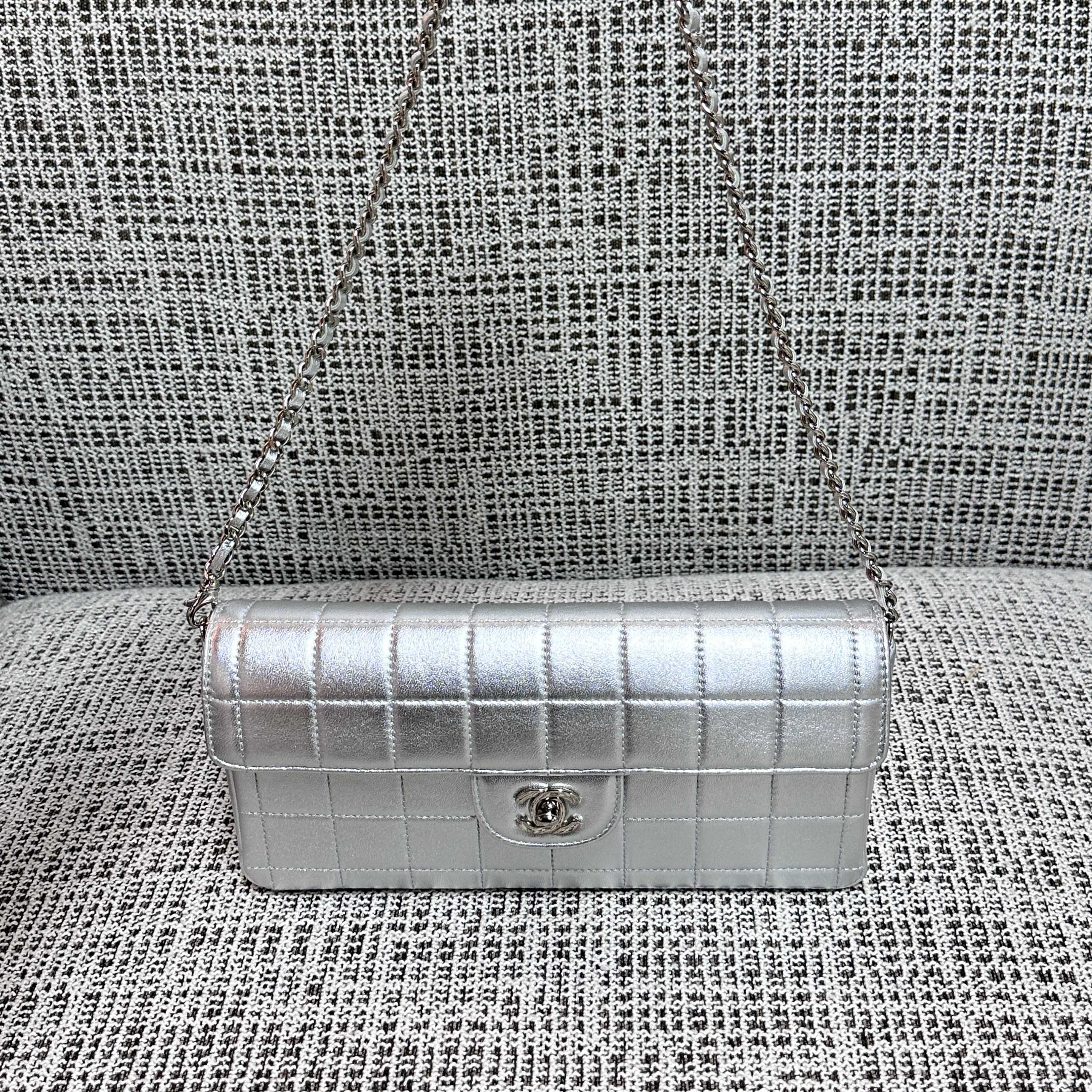 CHANEL 26S FLAP BAG 26 IN SILVER CALFSKIN SILVER HARDWARE