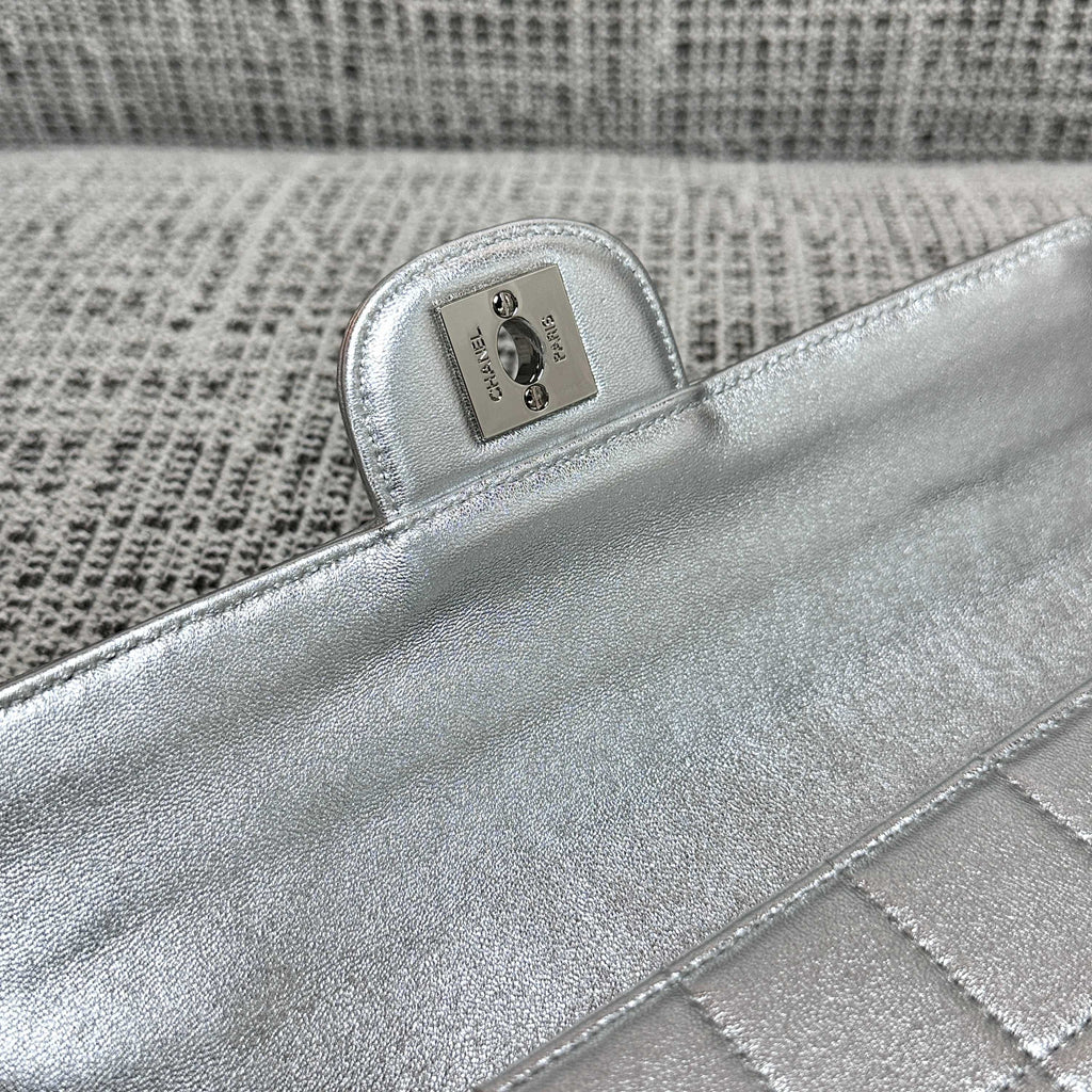 CHANEL 26S FLAP BAG 26 IN SILVER CALFSKIN SILVER HARDWARE