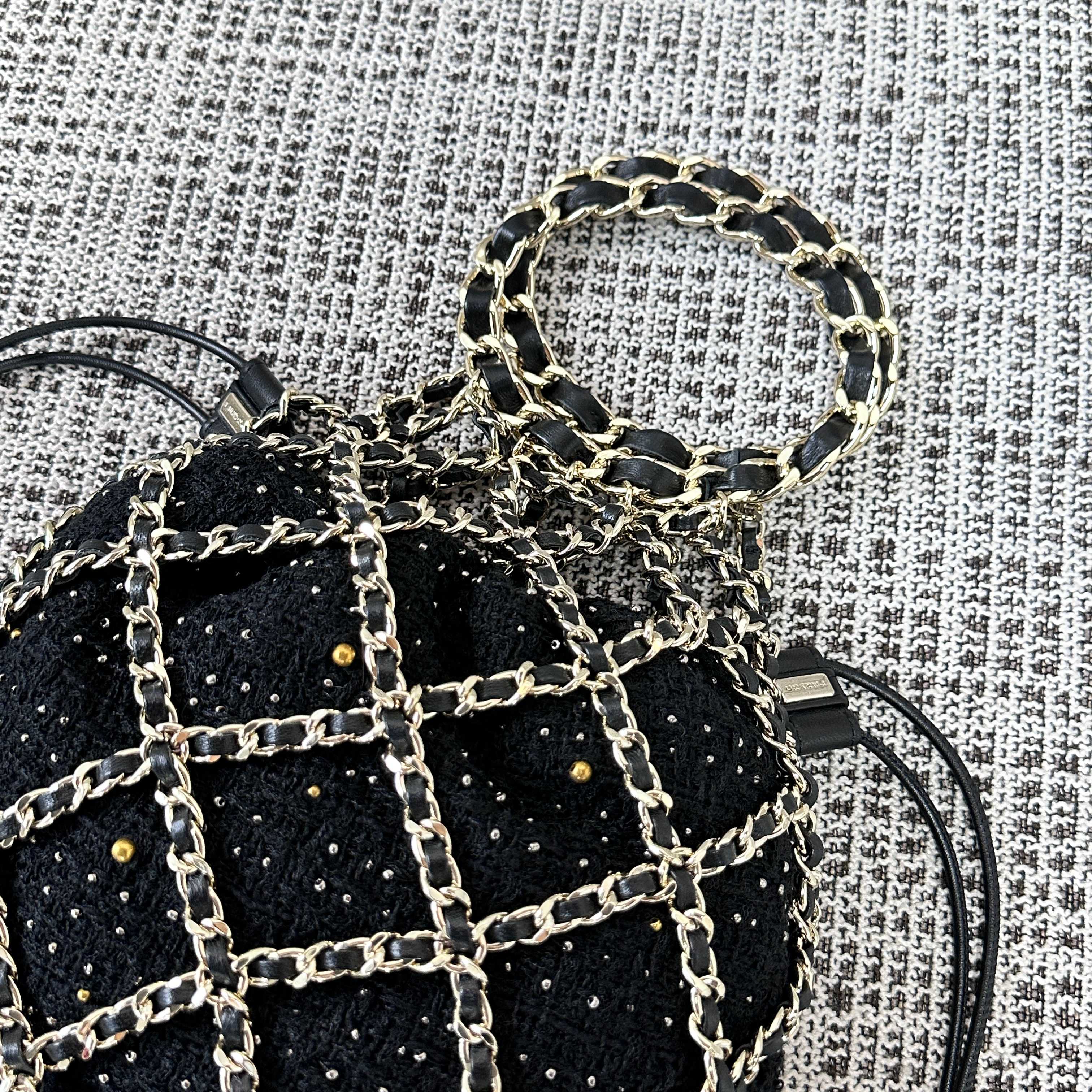 CHANEL 26S PARIS-CHENONCEAU  PRE-FALL MESH BAG 24 IN MESH GOLD HARDWARE