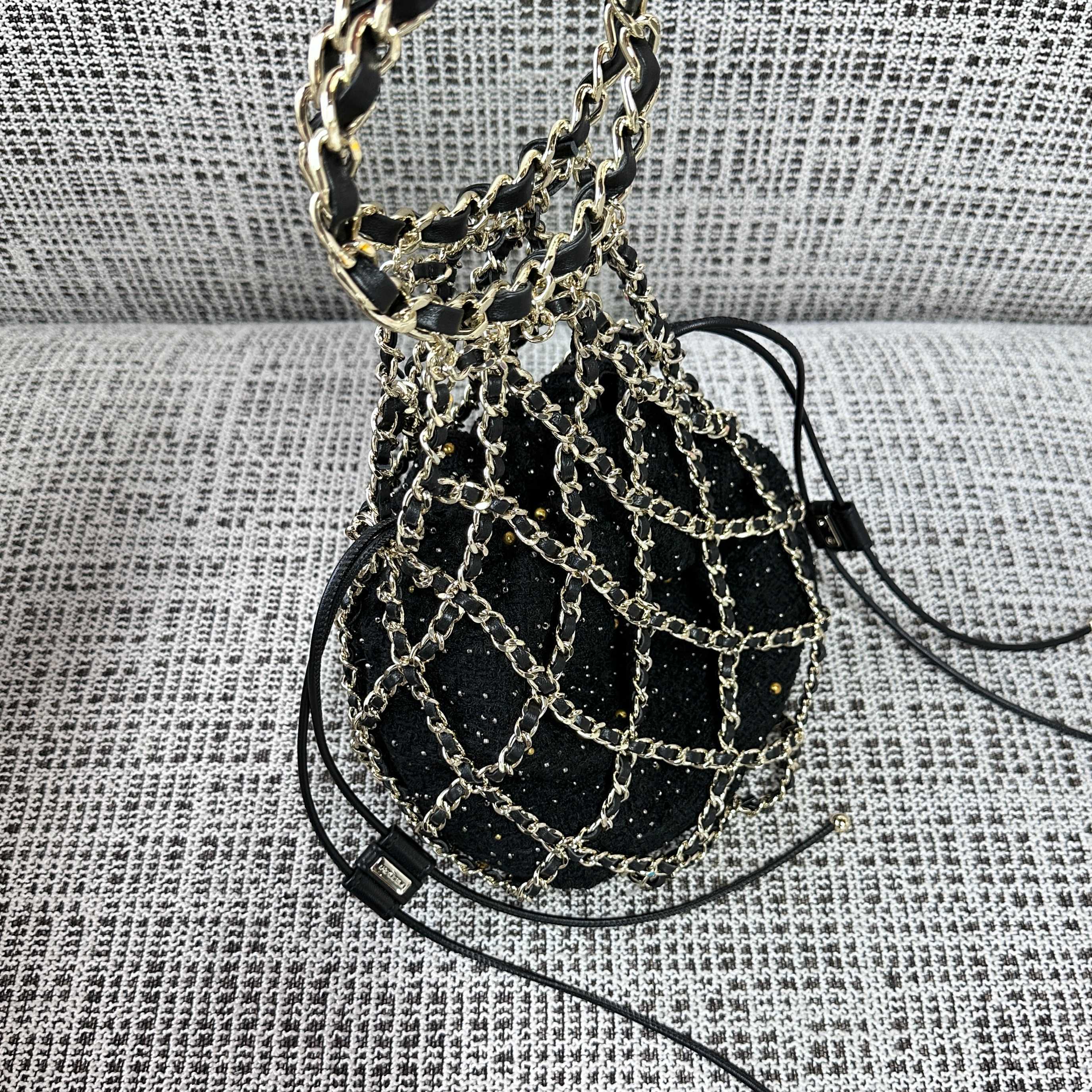 CHANEL 26S PARIS-CHENONCEAU  PRE-FALL MESH BAG 24 IN MESH GOLD HARDWARE