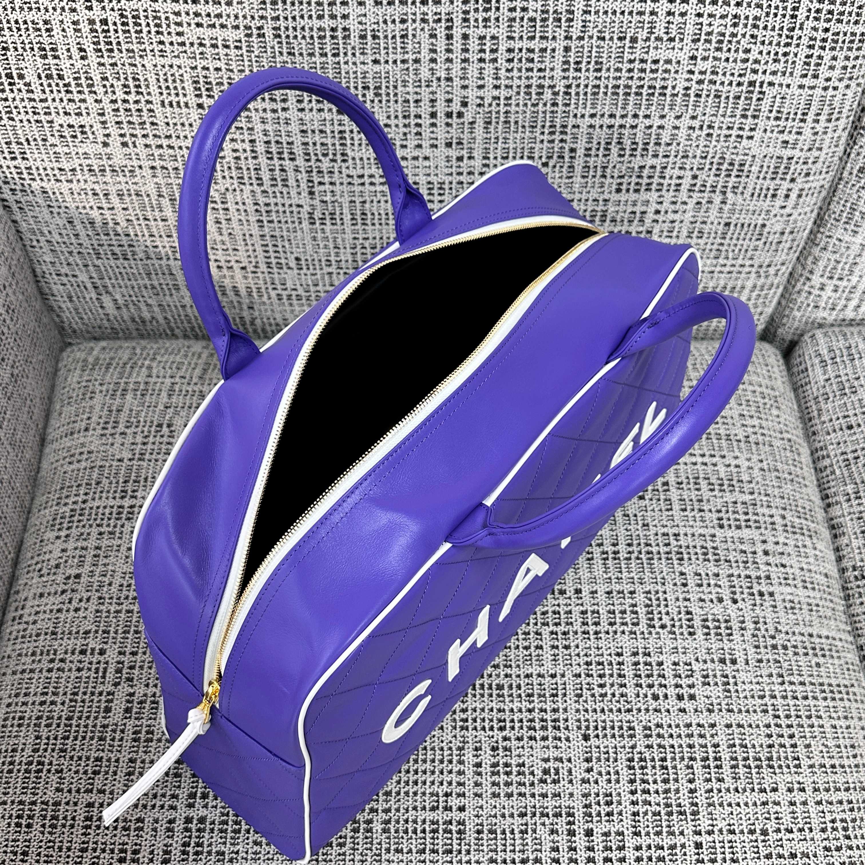 CHANEL 26S BOWLING BAG LARGE 46 IN BLUE PURPLE AND WHITE CALFSKIN GOLD HARDWARE