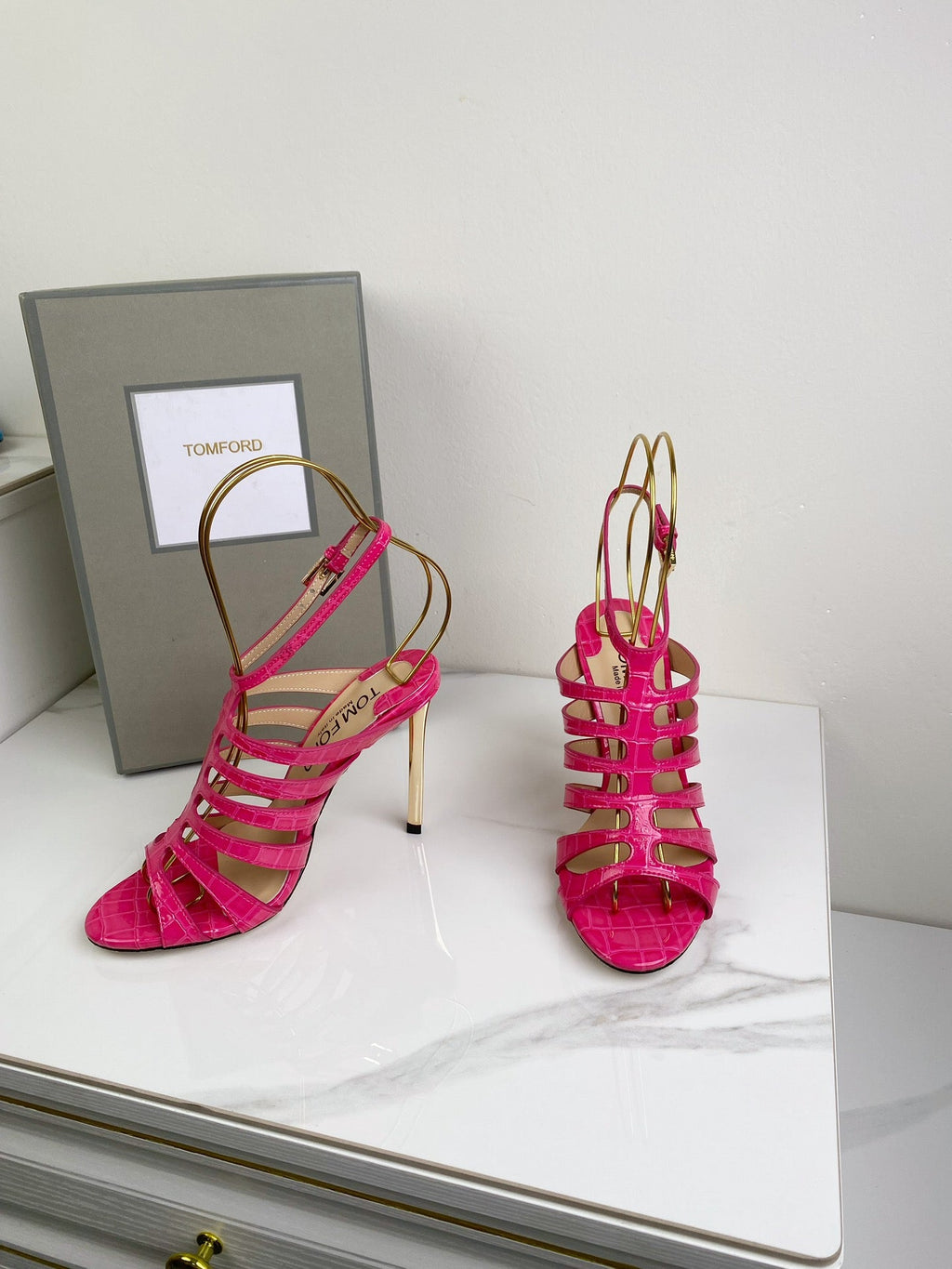 HIGH SANDAL 10 CM IN BRIGHT PINK CALFSKIN