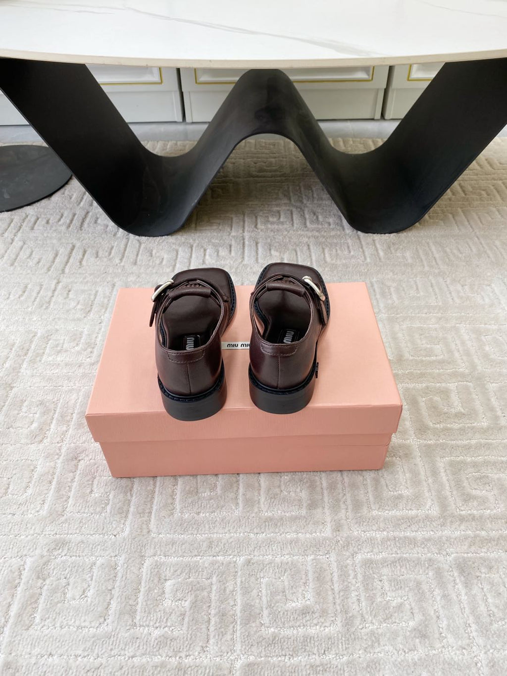 THONG SANDALS IN ESPRESSO LAMBSKIN WITH SILVER BUCKLE