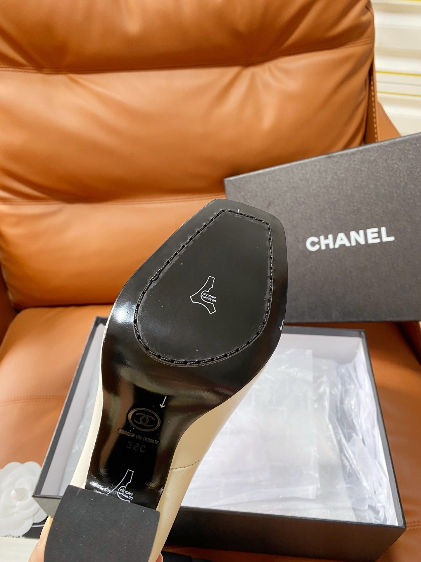 CHANEL 26S HIGH-HEEL 90 MM IN BLACK AND WHITE LAMBSKIN