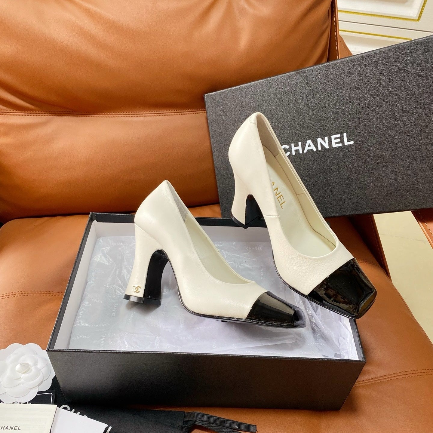 CHANEL 26S HIGH-HEEL 90 MM IN BLACK AND WHITE LAMBSKIN