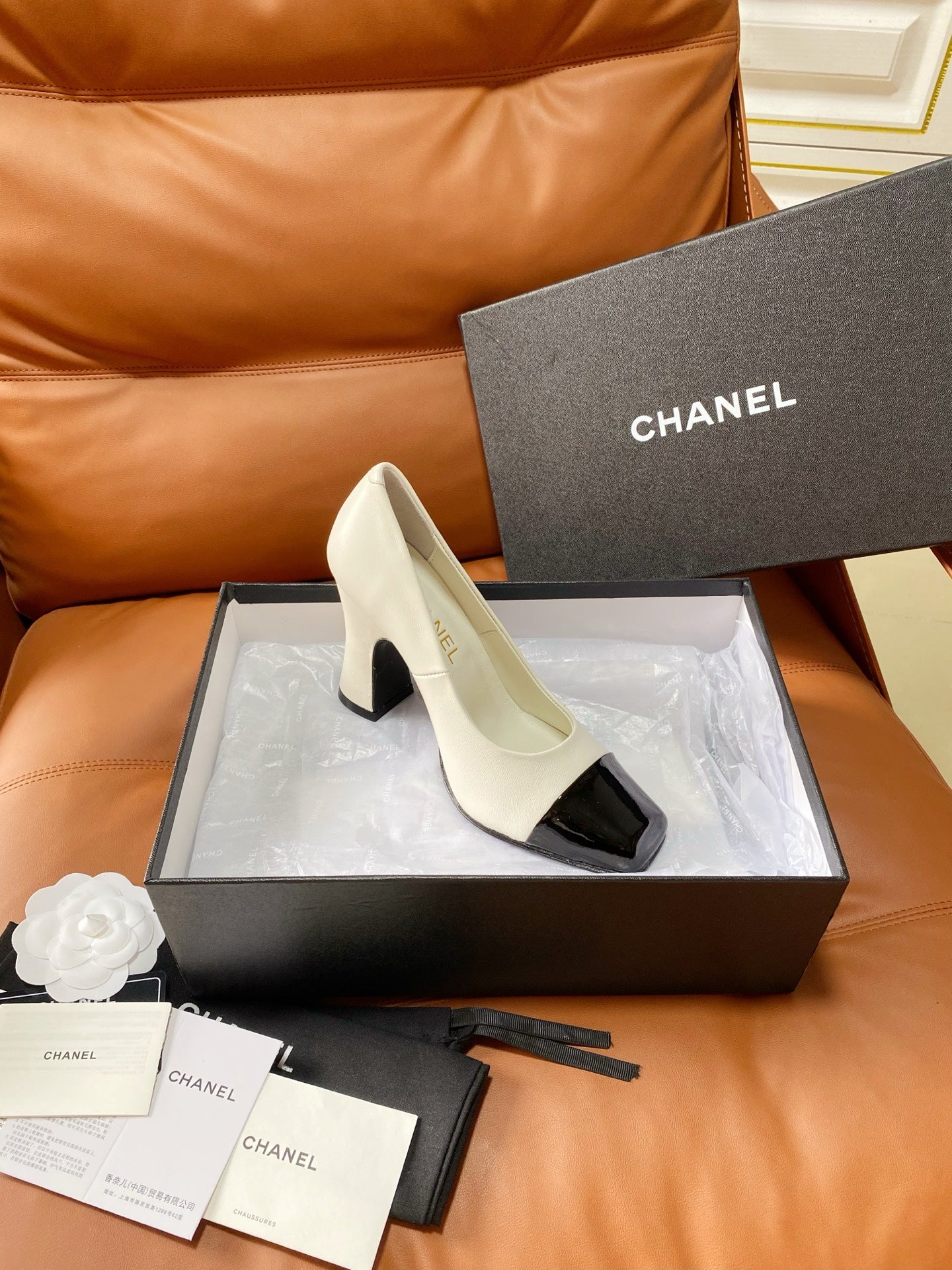 CHANEL 26S HIGH-HEEL 90 MM IN BLACK AND WHITE LAMBSKIN