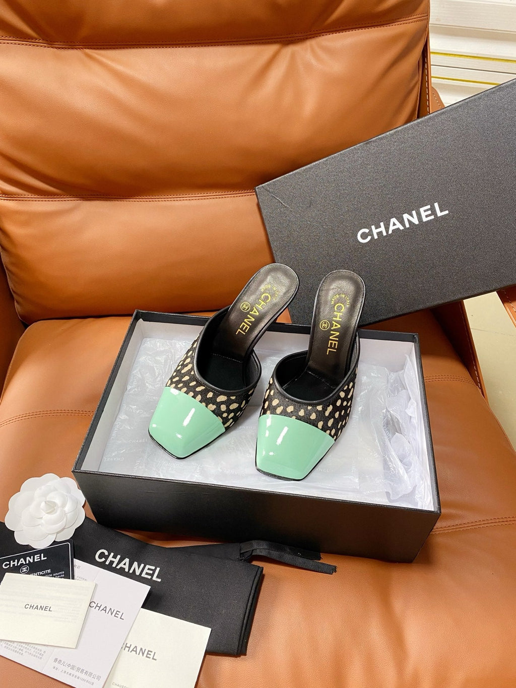 CHANEL 26S HIGH-HEEL MULES 90 MM IN PASTEL MINT GREEN LAMBSKIN AND LEOPARD PRINT PONY HAIR