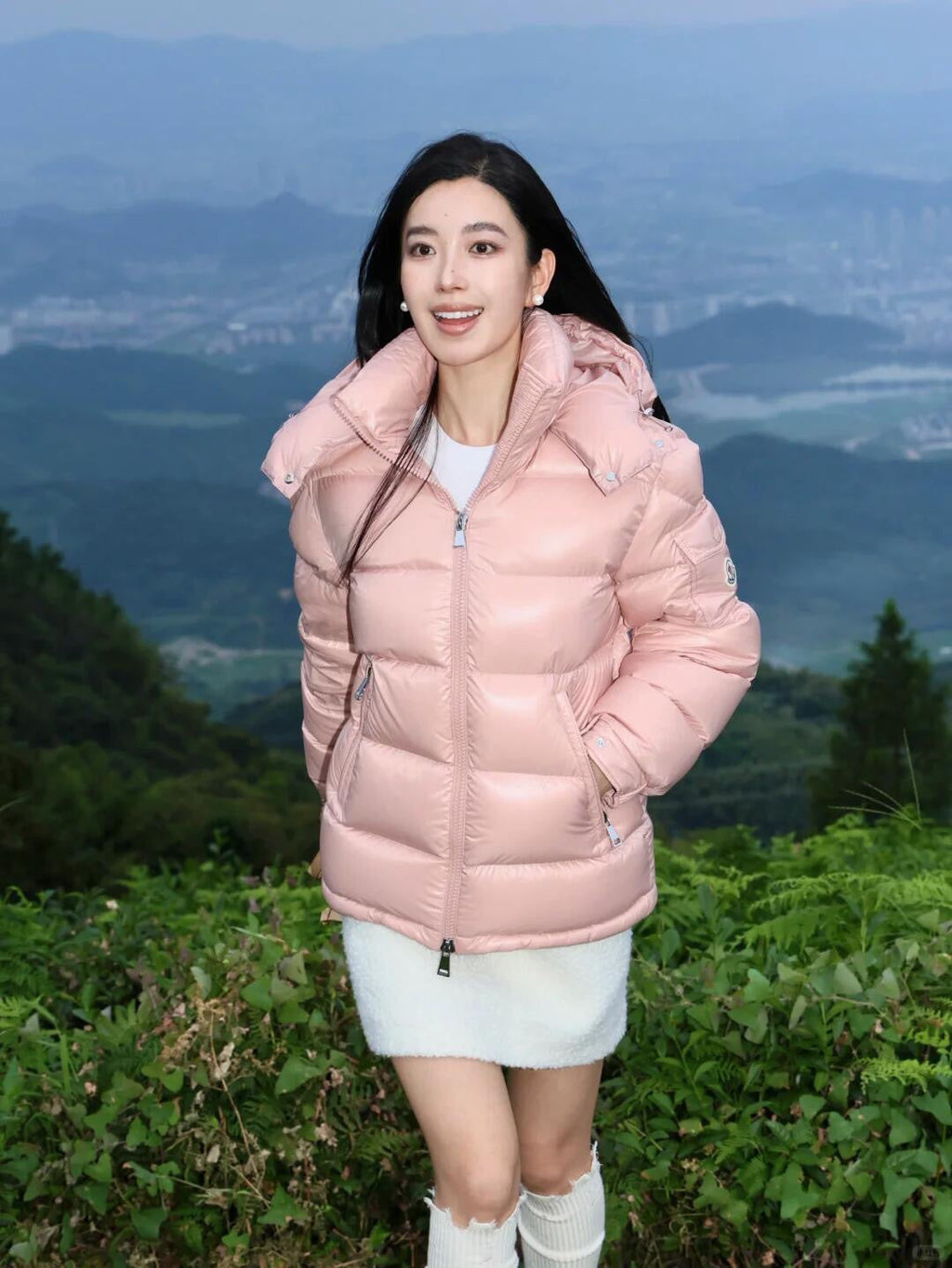 MONCLER 25S SHORT DOWN JACKET 299