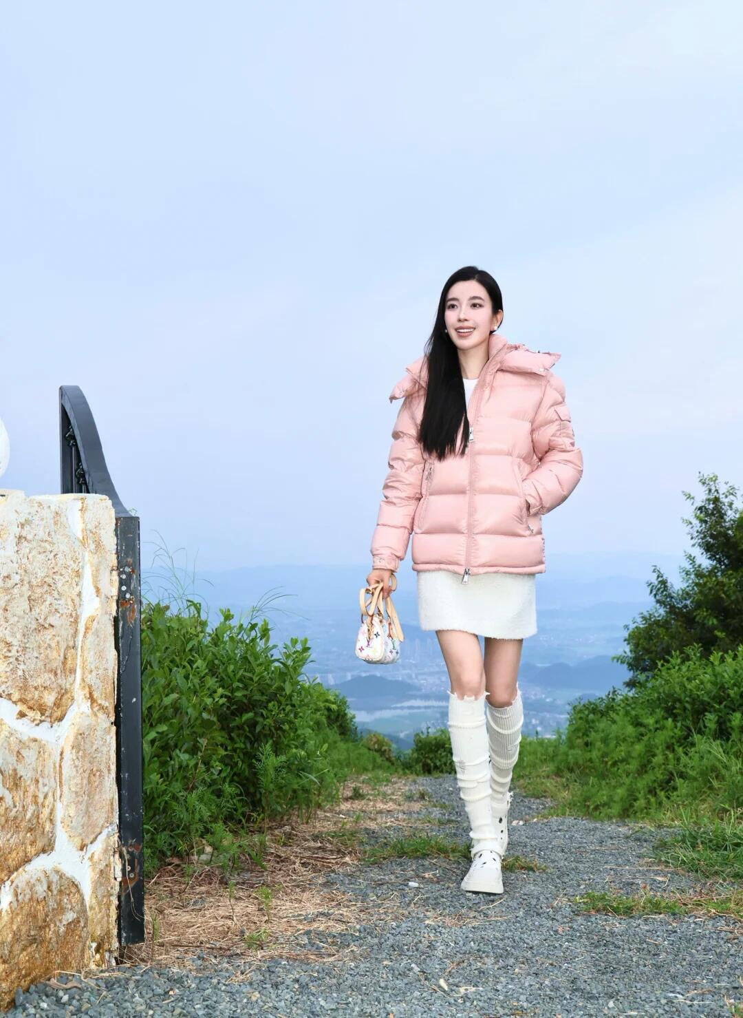 MONCLER 25S SHORT DOWN JACKET 299