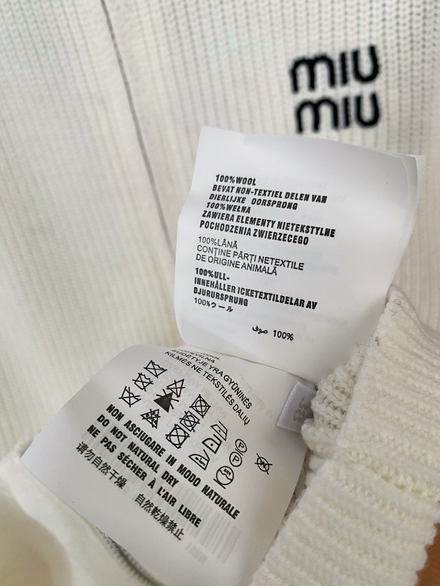 MIUMIU CARDIGAN STYLE 156
