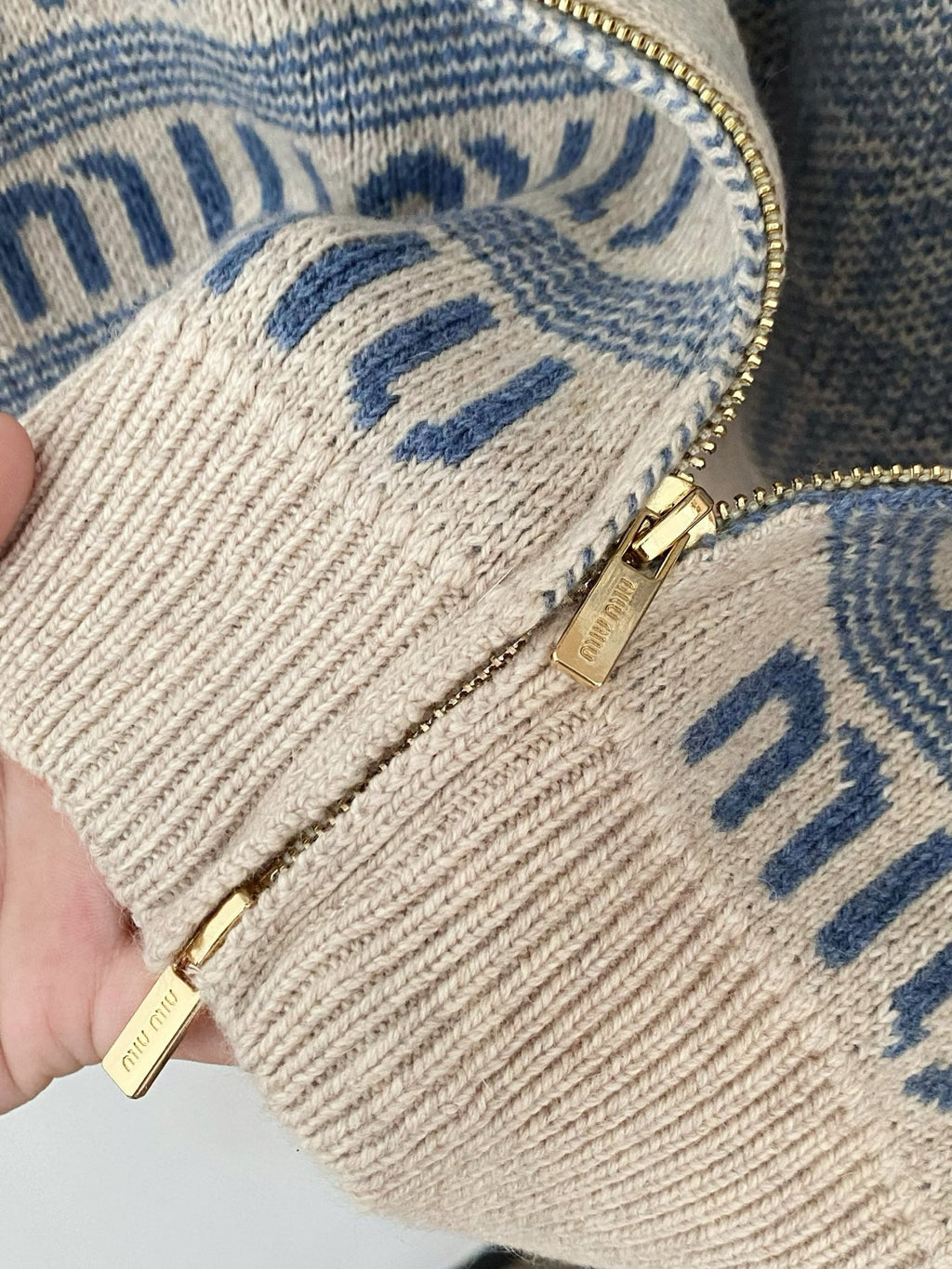 MIUMIU CARDIGAN STYLE 138