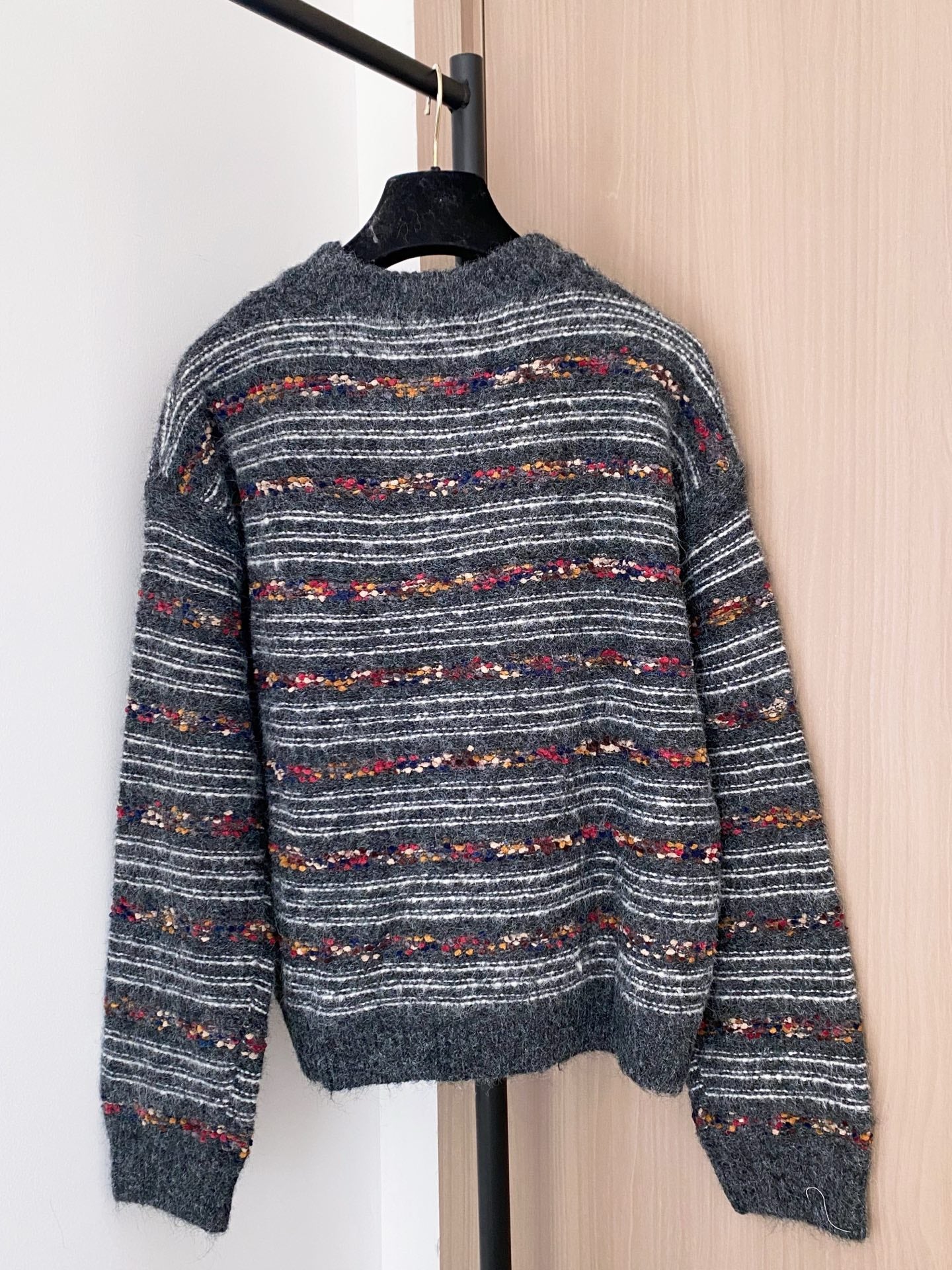 CHANEL 25S LONG-SLEEVE SWEATER 535