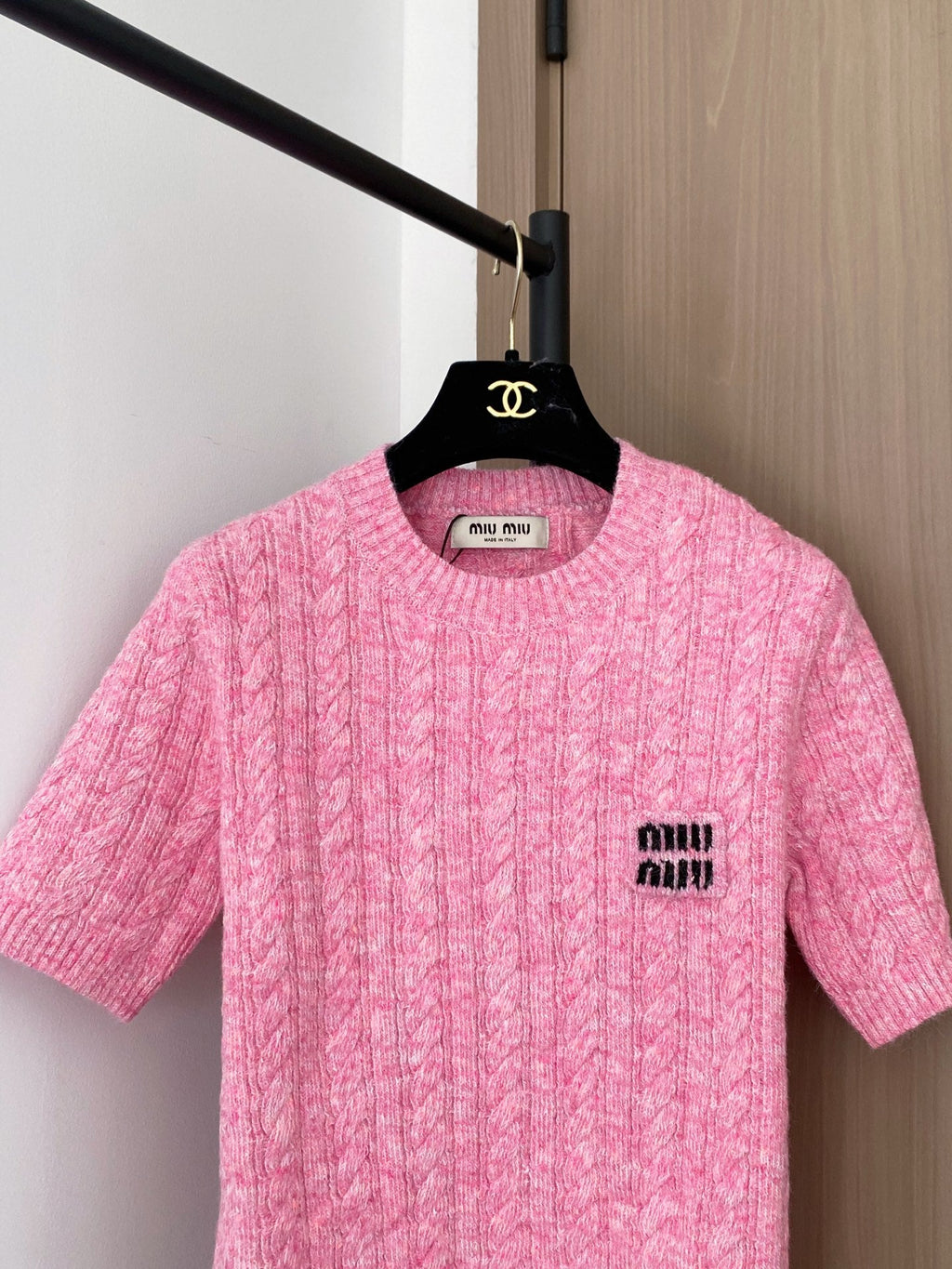 MIUMIU SHORT-SLEEVE SWEATER STYLE 700