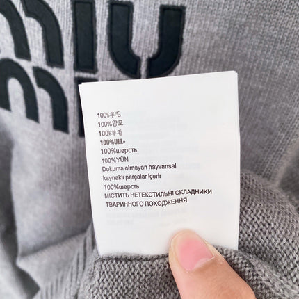 MIUMIU SWEATER STYLE 706