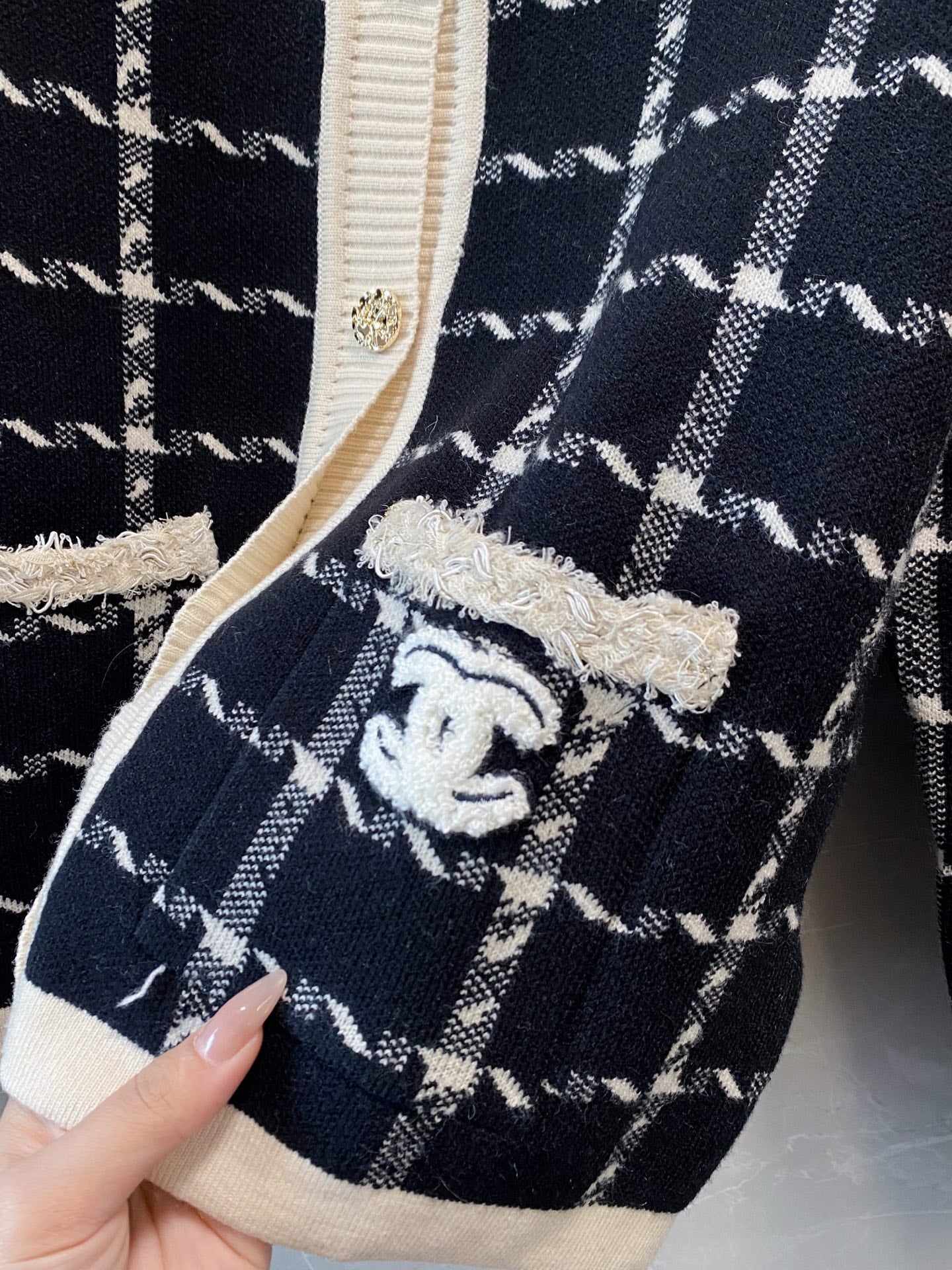 CHANEL 26S CARDIGAN JACKET 652