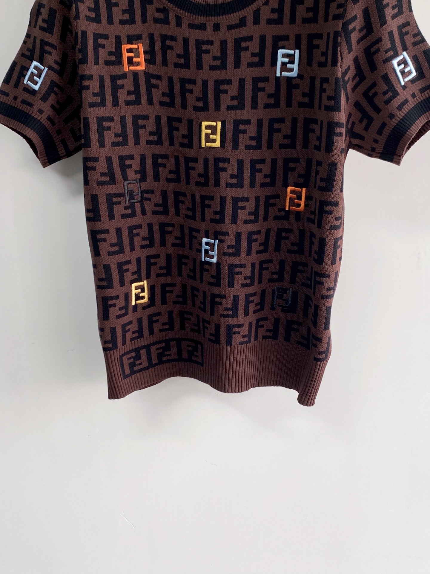 FENDI 26S SHORT SLEEVE KNIT TOP 163