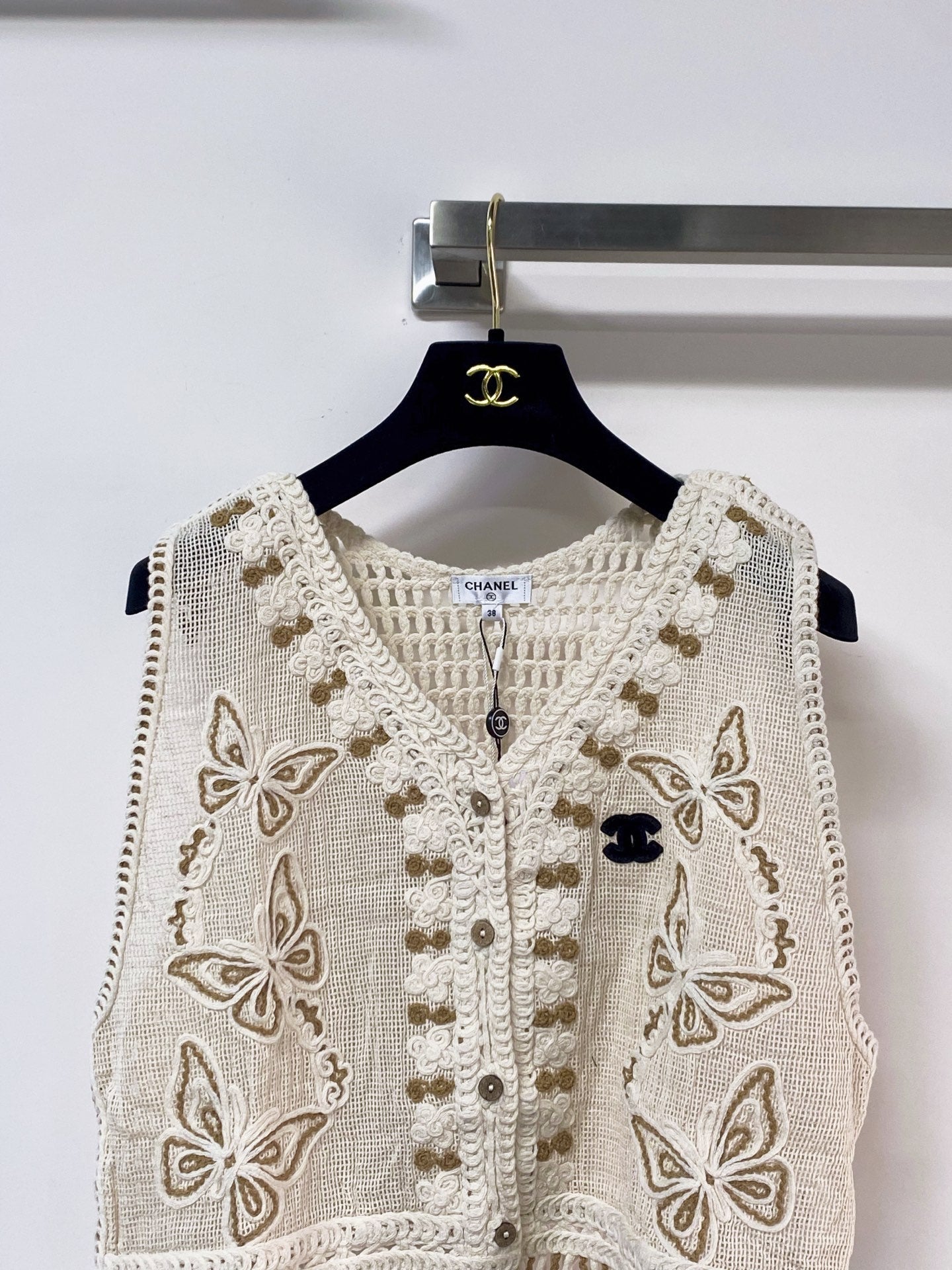 CHANEL 26S SLEEVELESS SWEATER STYLE 1053