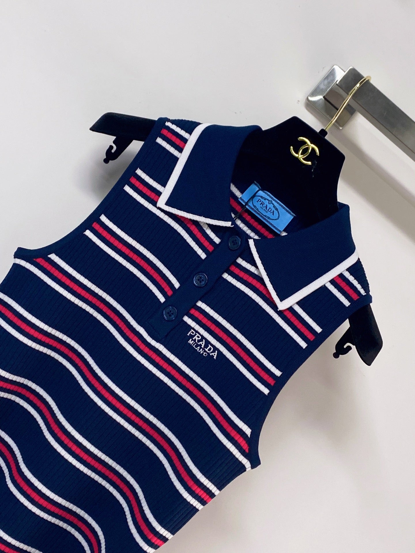PRADA 26S SLEEVELESS POLO SHIRT STYLE 890