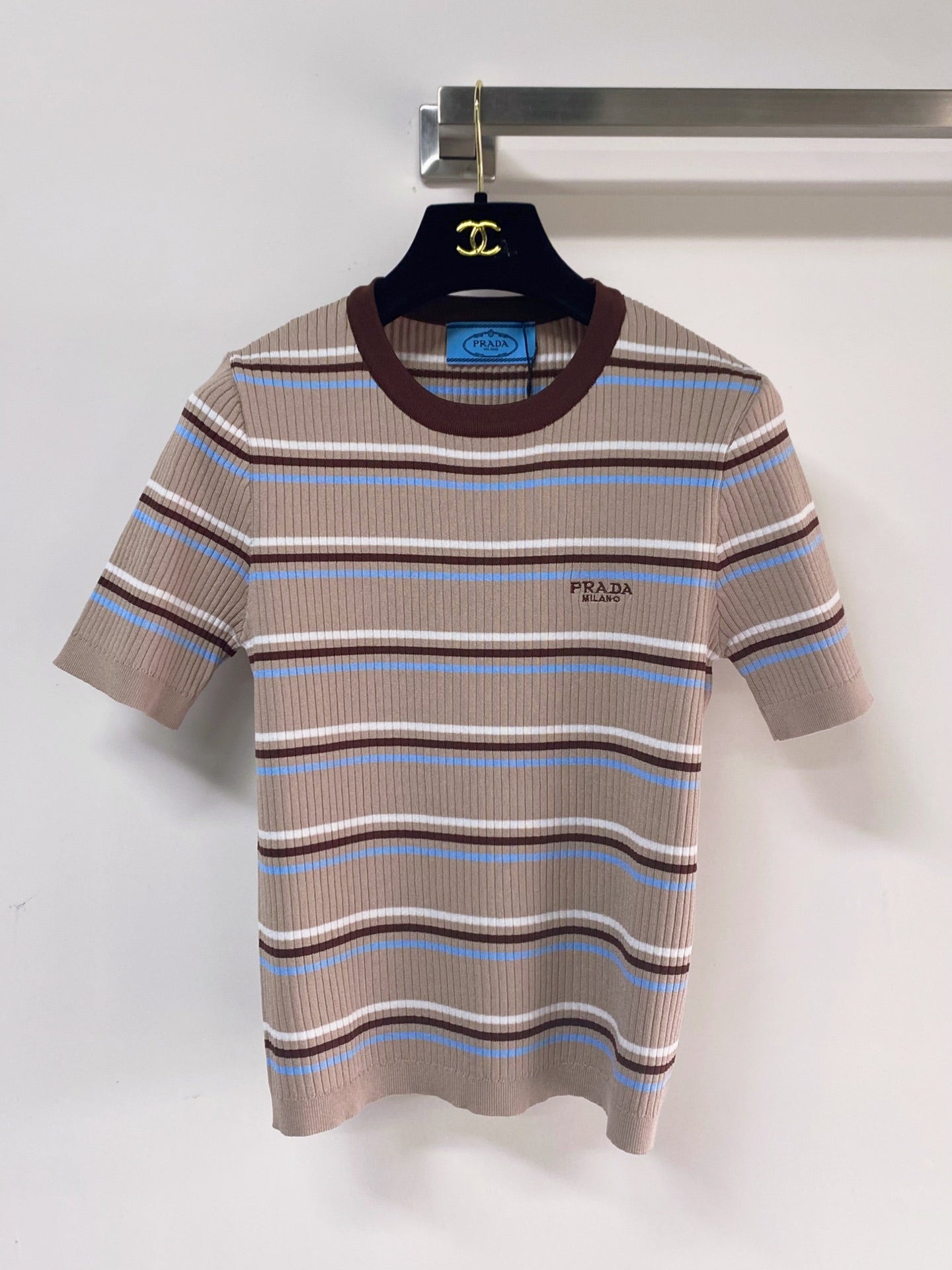 PRADA 26S SHORT-SLEEVED SWEATER STYLE 895