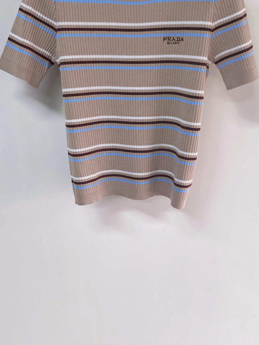 PRADA 26S SHORT-SLEEVED SWEATER STYLE 895