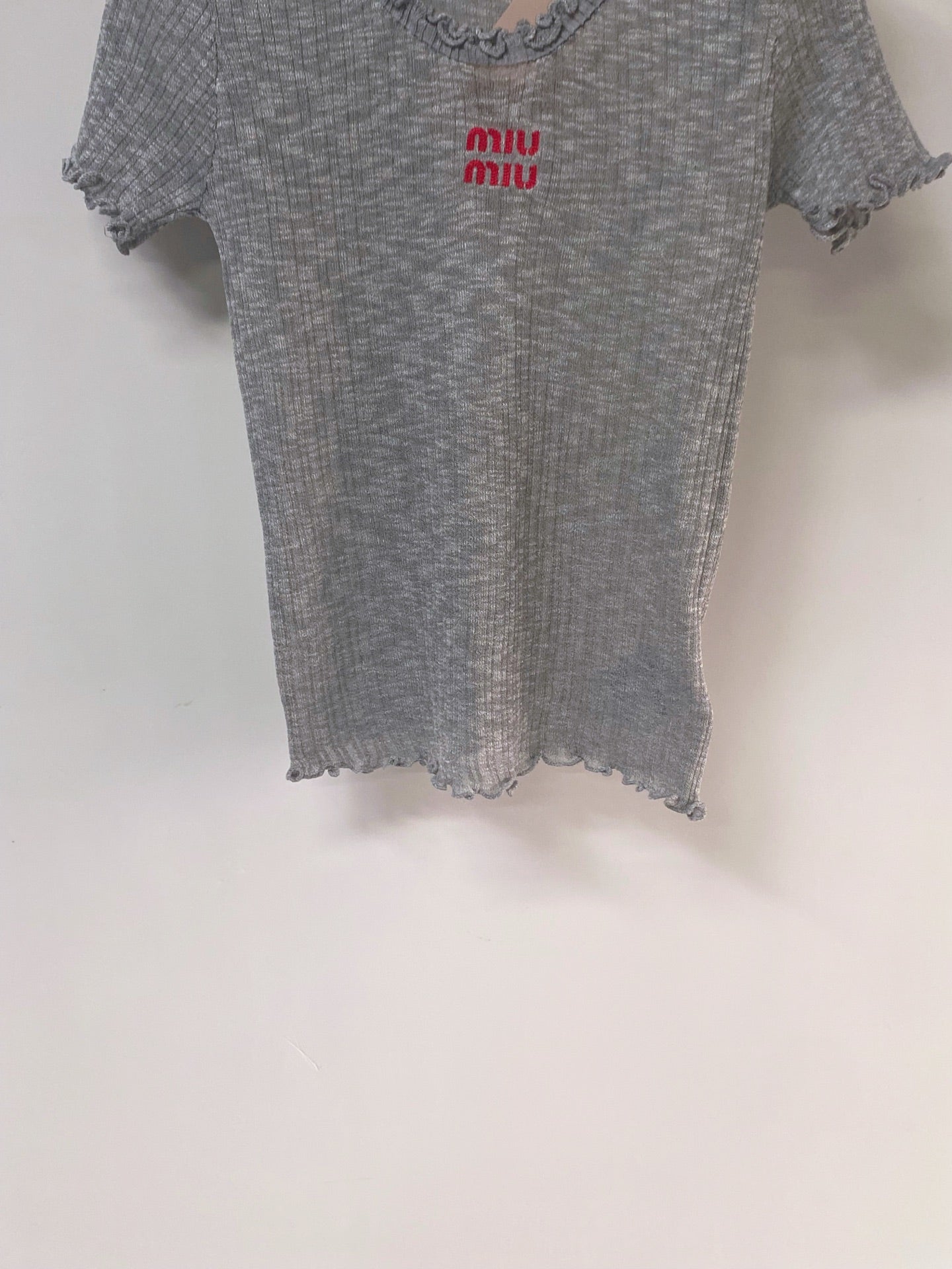 MIUMIU 26S SHORT-SLEEVED SWEATER STYLE 1136