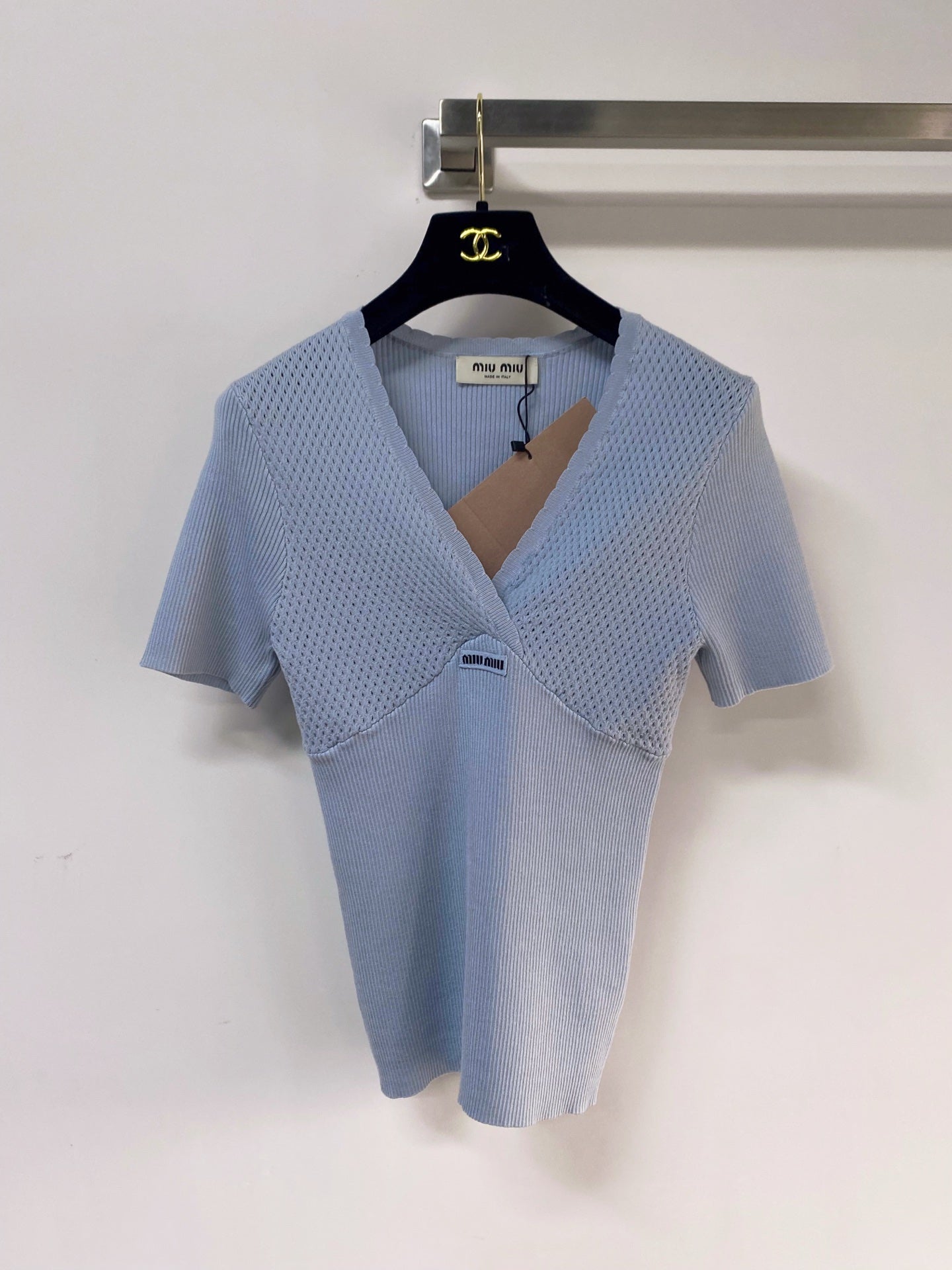 MIUMIU 26S SHORT-SLEEVED SWEATER STYLE 1140