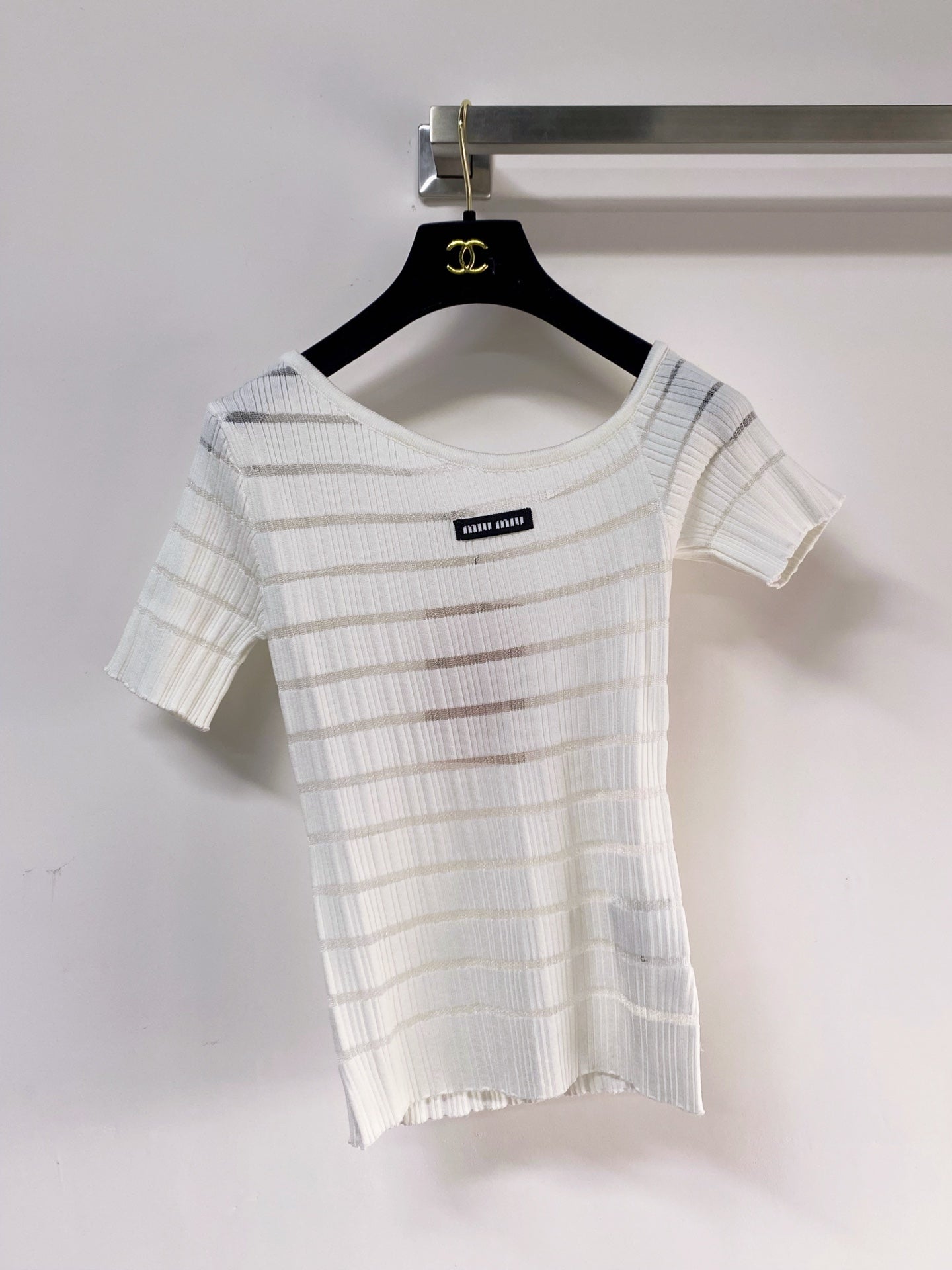 MIUMIU 26S SHORT-SLEEVED SWEATER STYLE 1126
