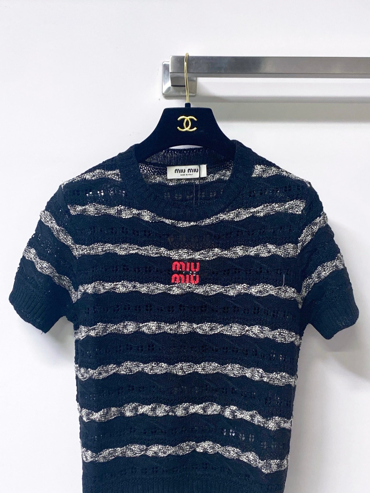 MIUMIU 26S SHORT-SLEEVED SWEATER STYLE 1046