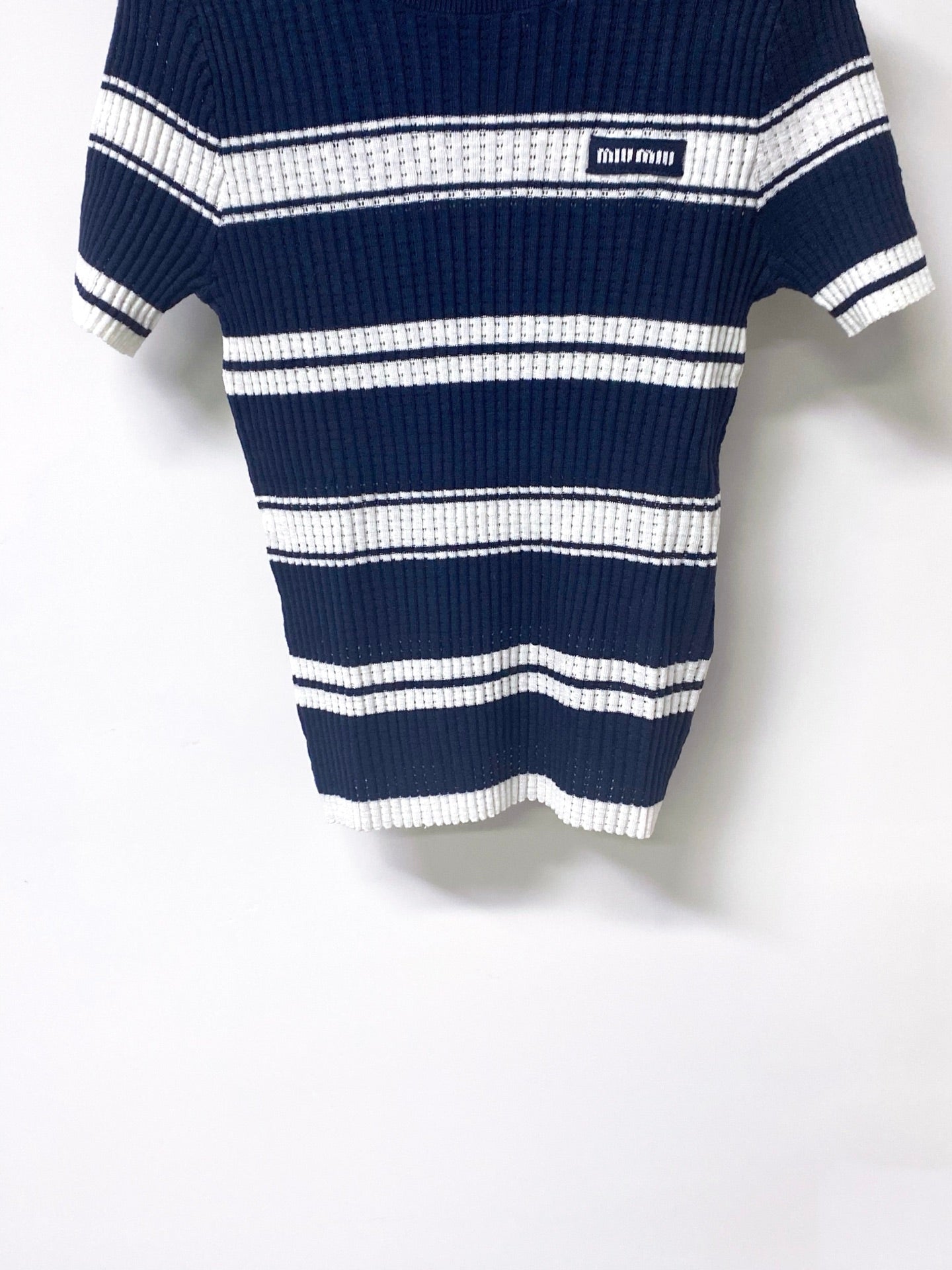 MIUMIU 26S SHORT-SLEEVED SWEATER STYLE 1058