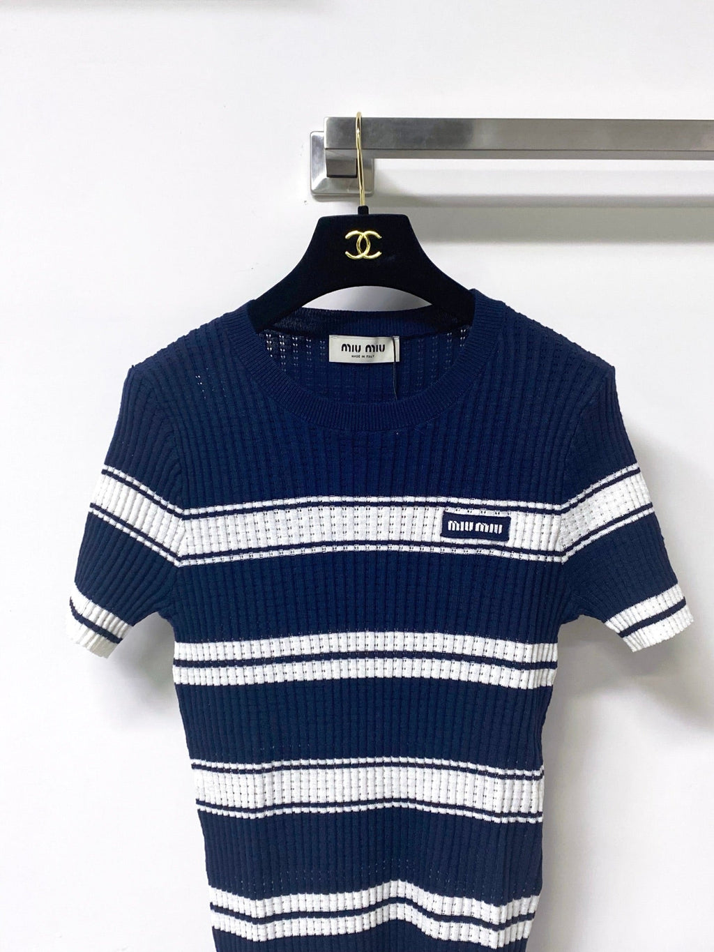 MIUMIU 26S SHORT-SLEEVED SWEATER STYLE 1058