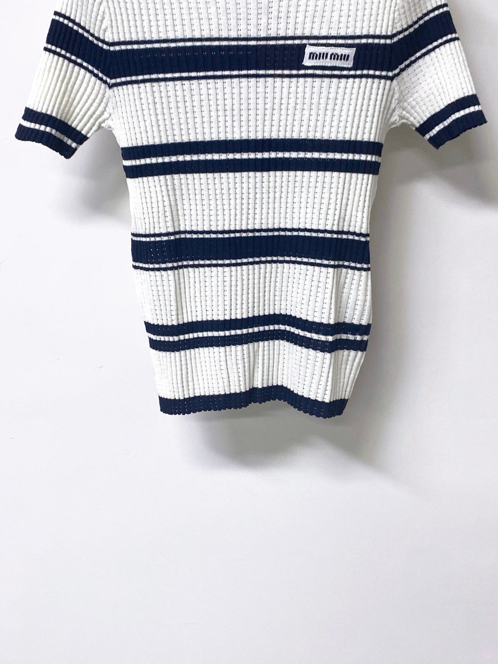 MIUMIU 26S SHORT-SLEEVED SWEATER STYLE 1057