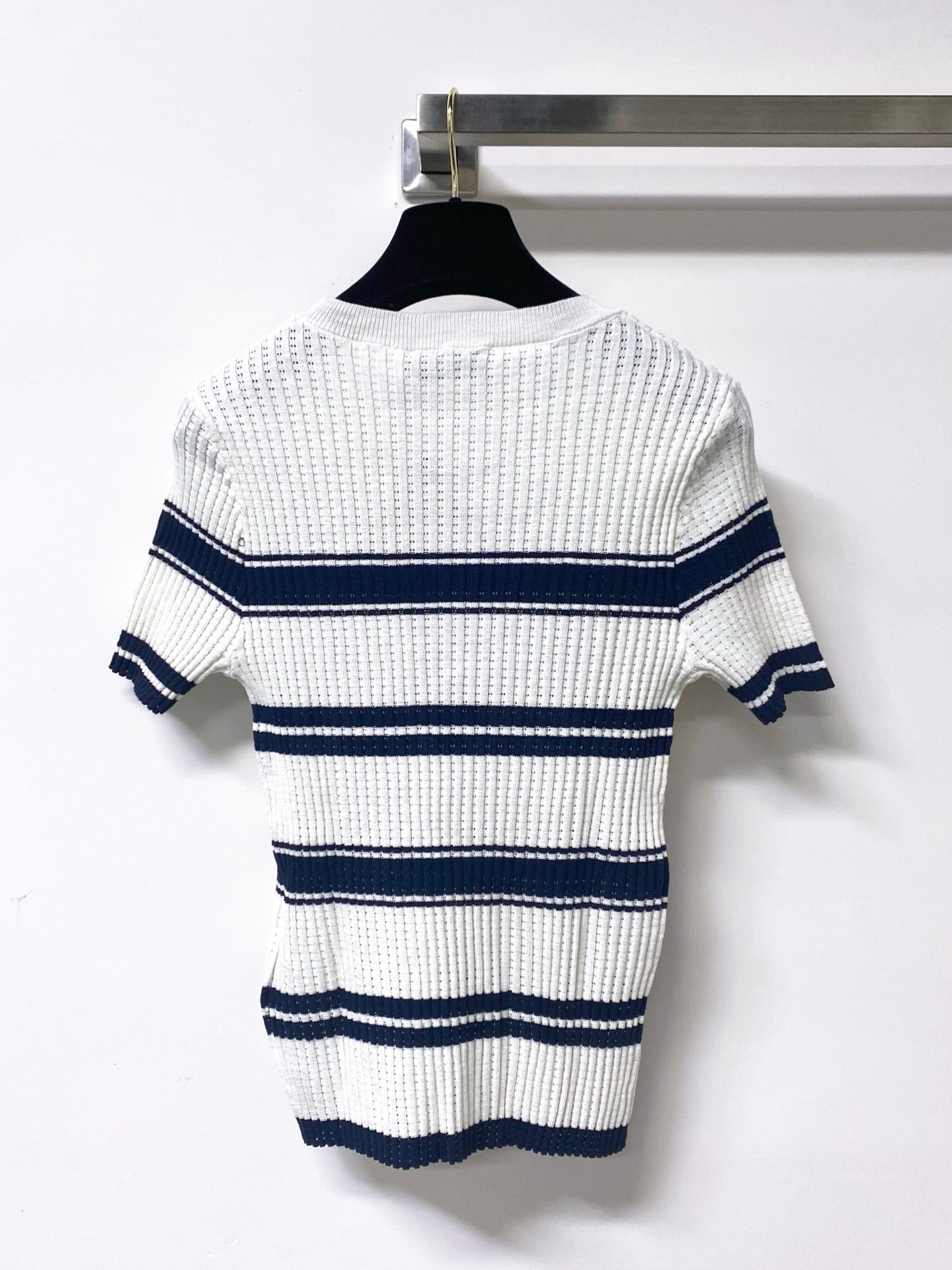 MIUMIU 26S SHORT-SLEEVED SWEATER STYLE 1057