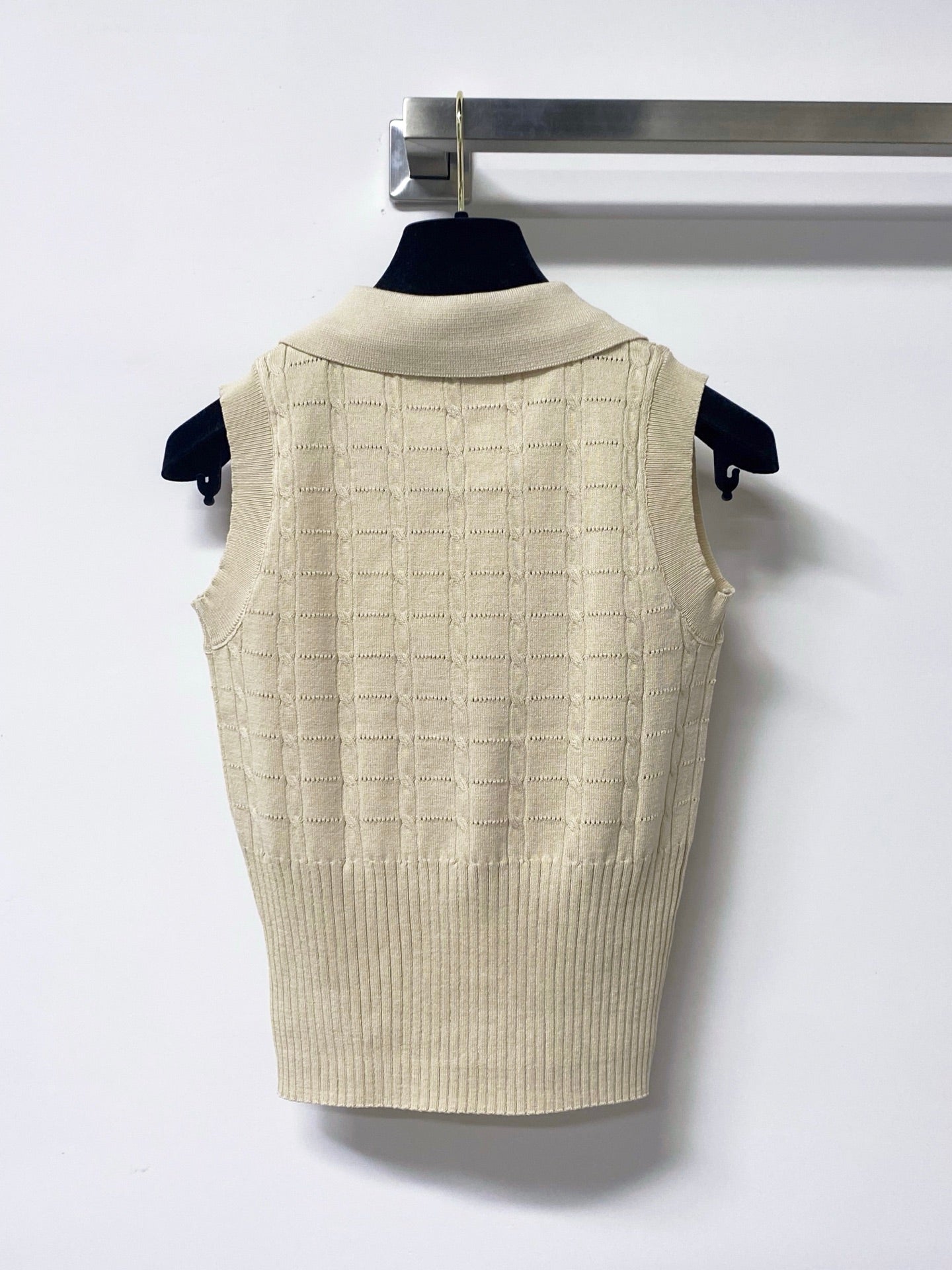LOEWE 26S SLEEVELESS KNIT POLO TOP 414