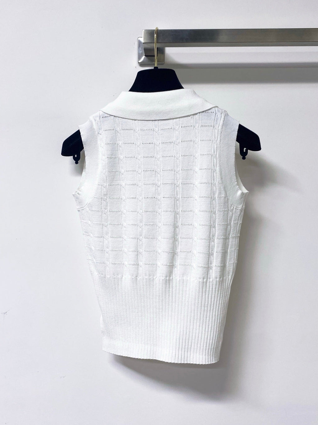 LOEWE 26S SLEEVELESS KNIT POLO TOP 413