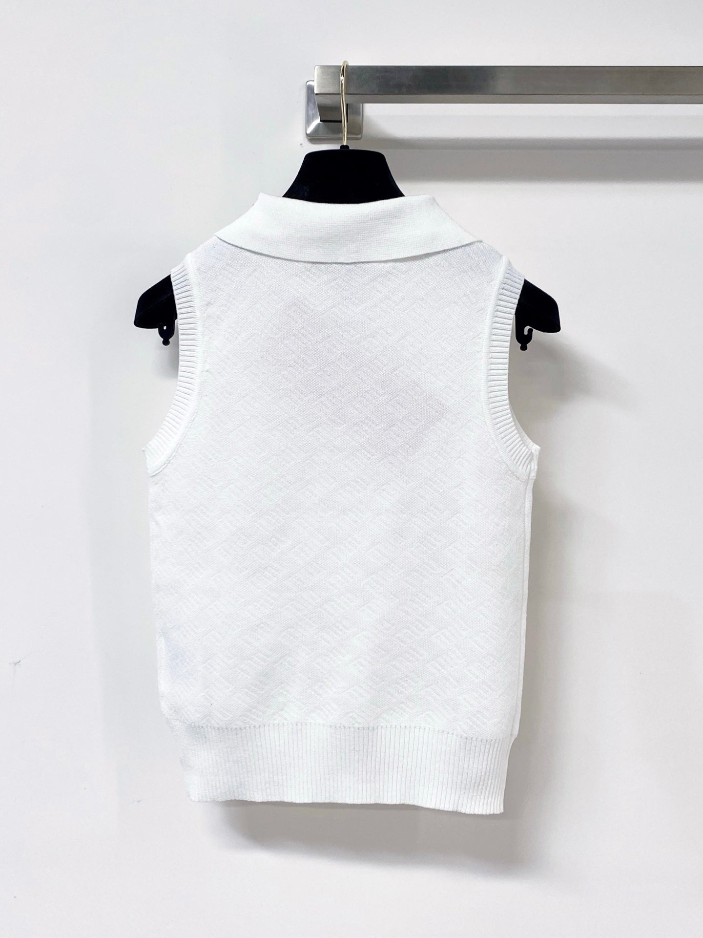 MIUMIU 26S SLEEVELESS KNIT POLO TOP 1236