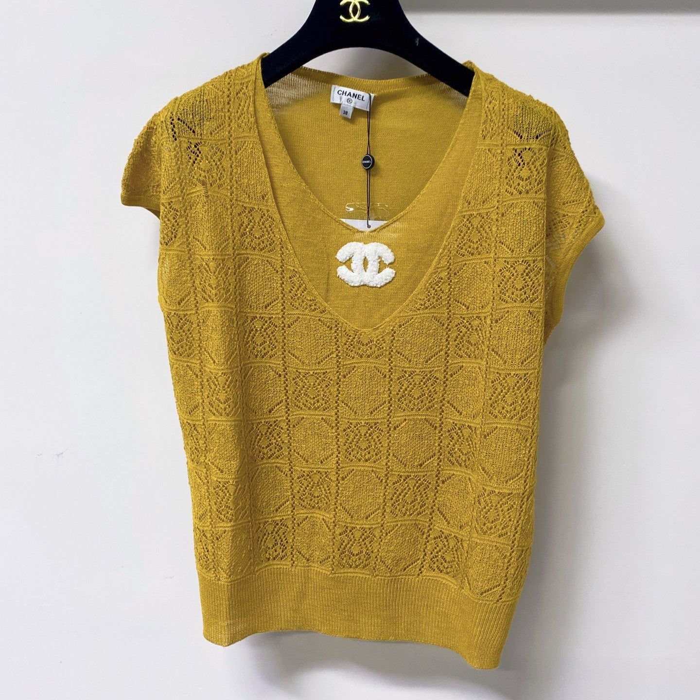 CHANEL 26S KNIT V-NECK TOP STYLE 1272