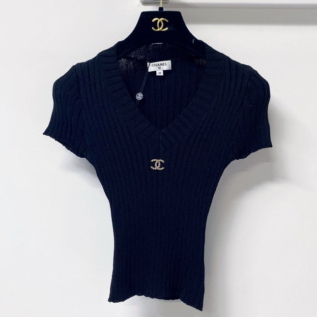 CHANEL 26S SHORT SLEEVE V-NECK KNIT TOP STYLE 1240