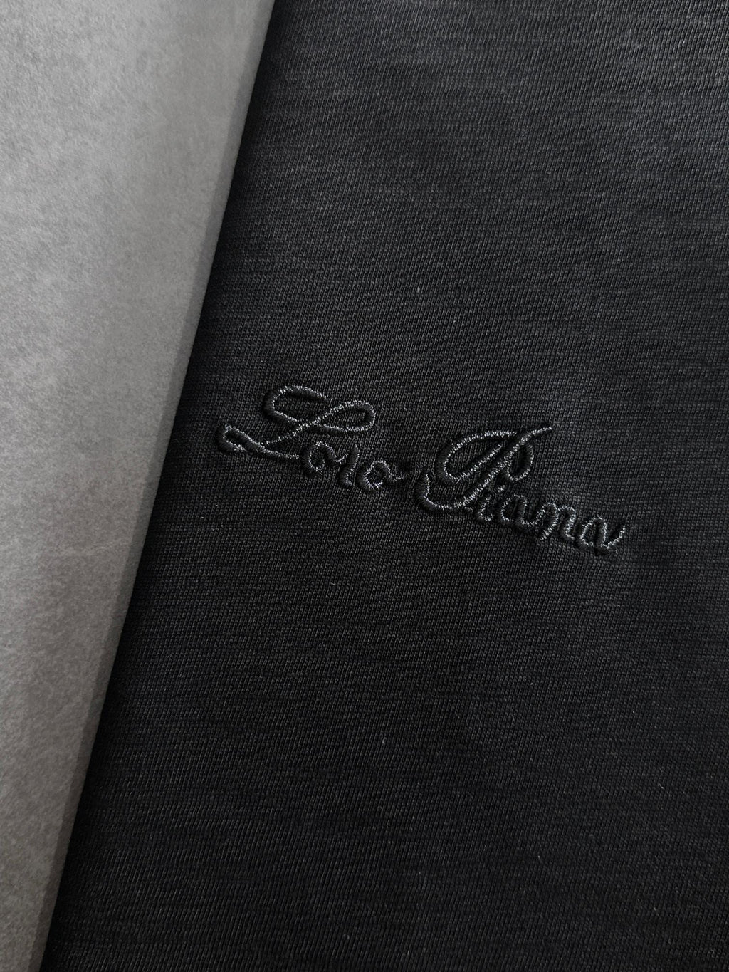LORO PIANA CREWNECK T-SHIRT IN BLACK COTTON