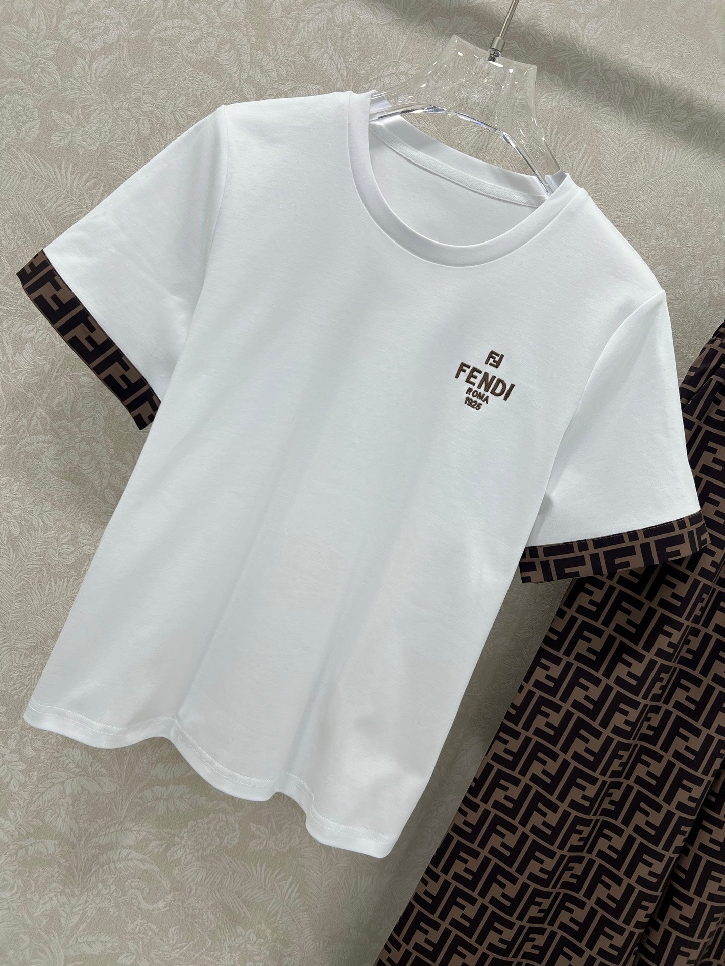 FENDI SHORT-SLEEVE T‑SHIRT AND LONG PANTS SET 275185
