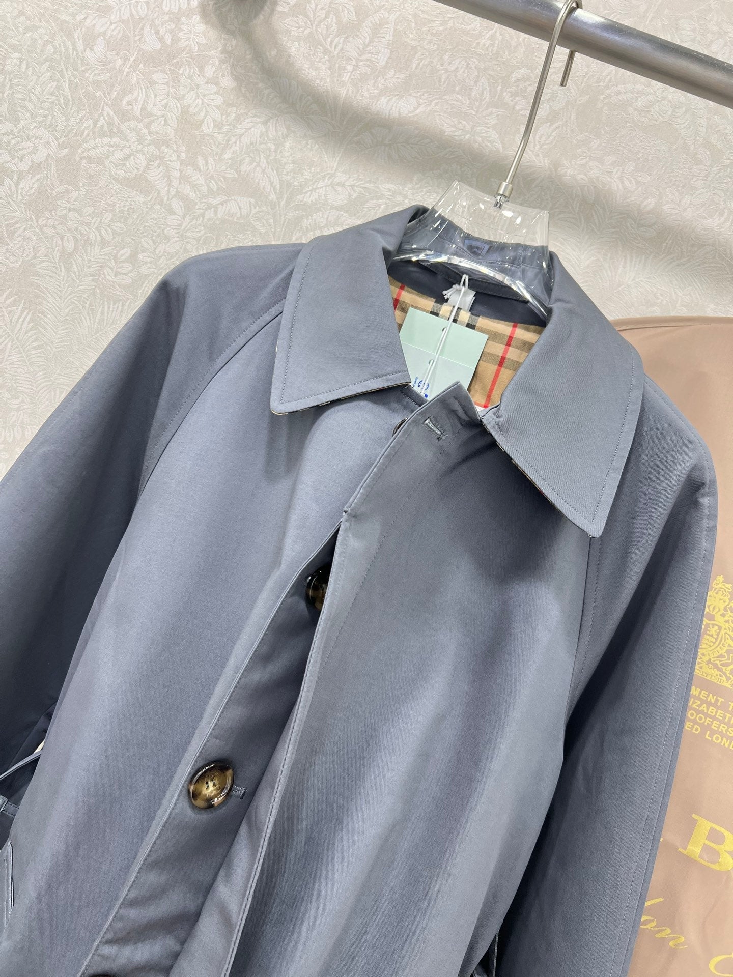 BURBERRY WINDBREAKER JACKET 275090