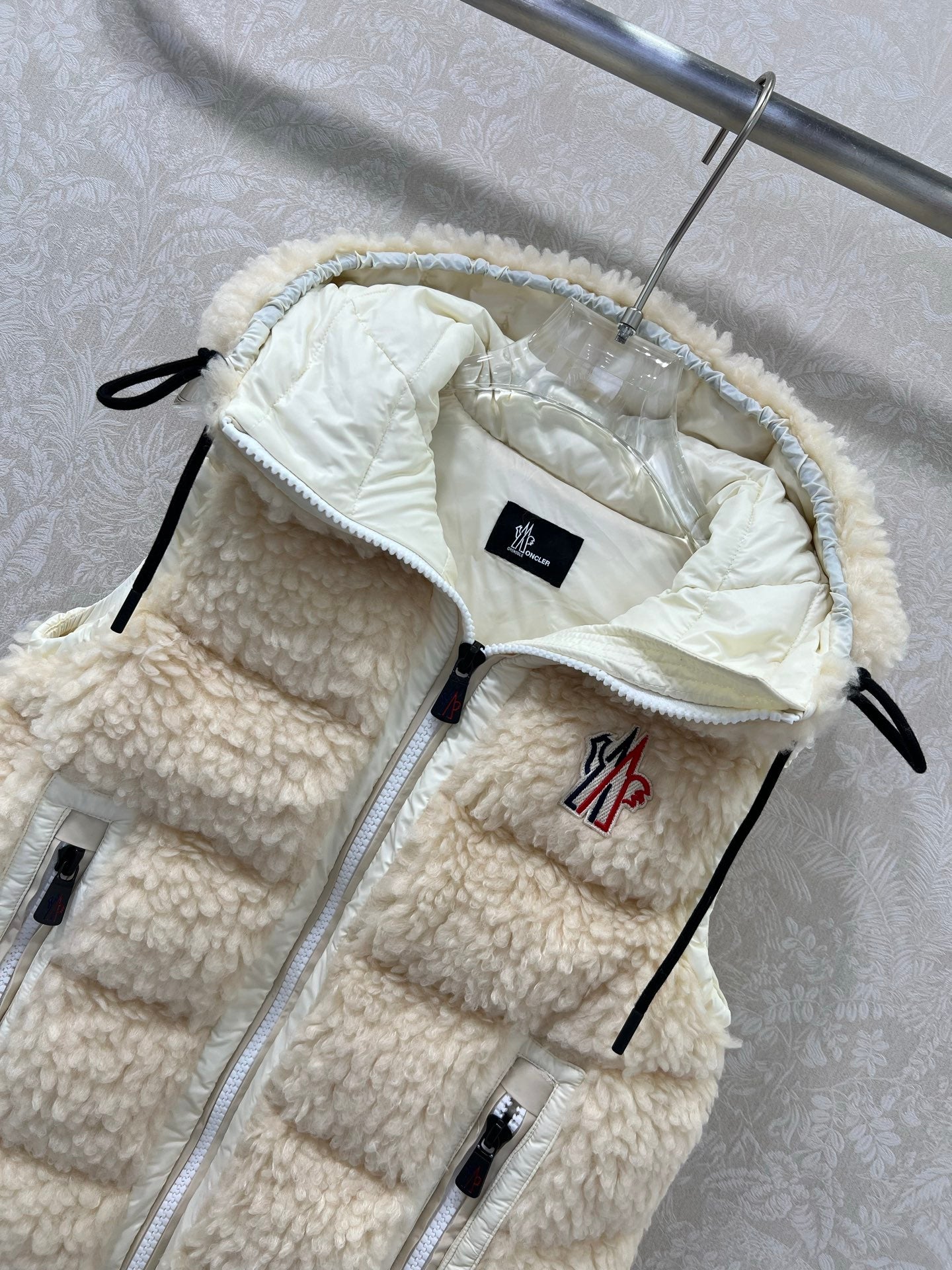 MONCLER 25S DOWN VEST IN WHITE 104