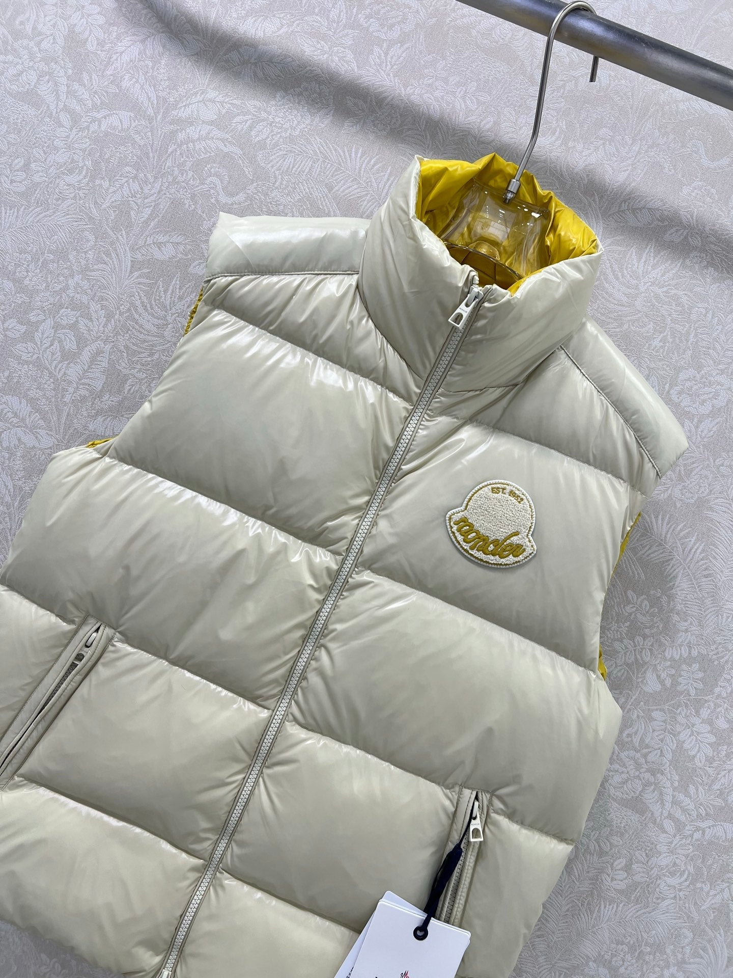MONCLER 25S DOWN VEST 299326