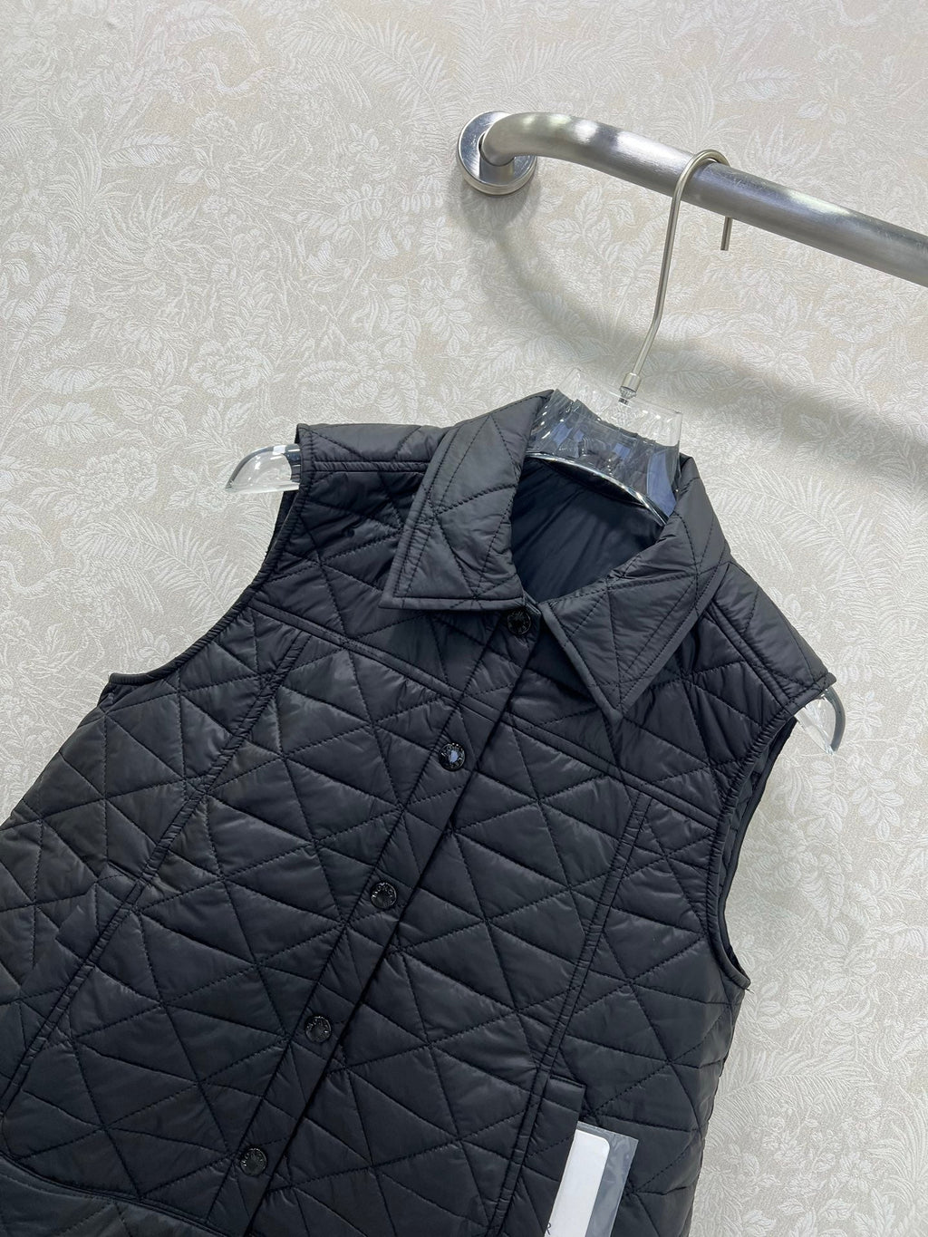 MONCLER 25S DOWN VEST IN BLACK 100