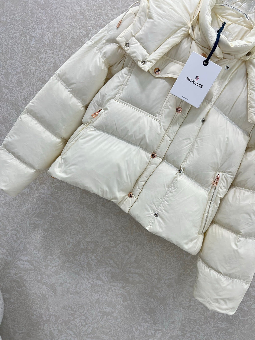 MONCLER 25S JACKET IN WHITE 093