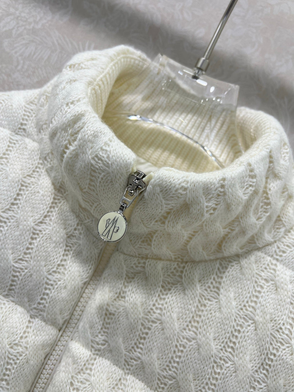 MONCLER 25S JACKET IN WHITE 095