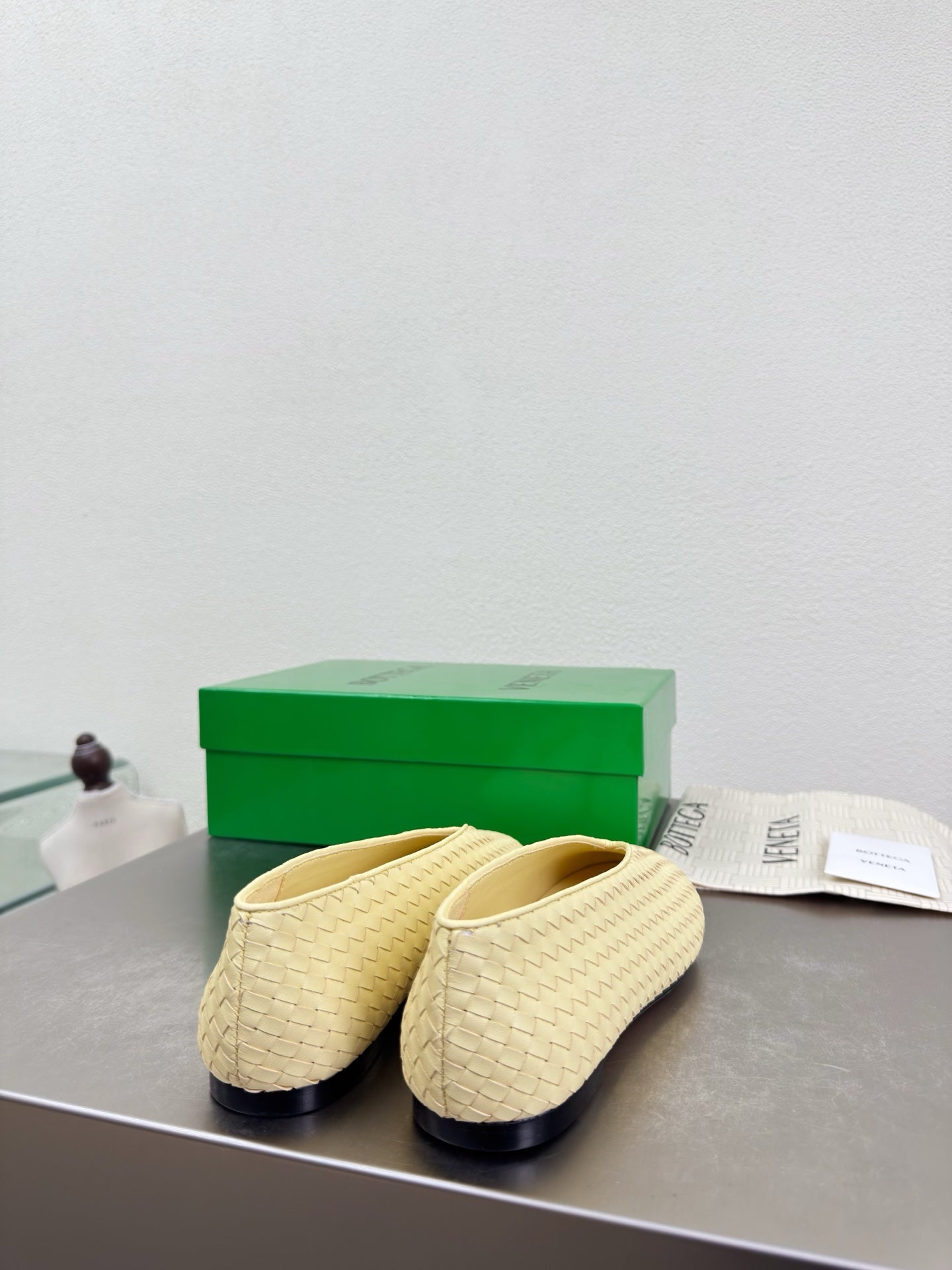 BOTTEGA VENETA 26S BALLET FLATS IN LIGHT YELLOW WOVEN LAMBSKIN