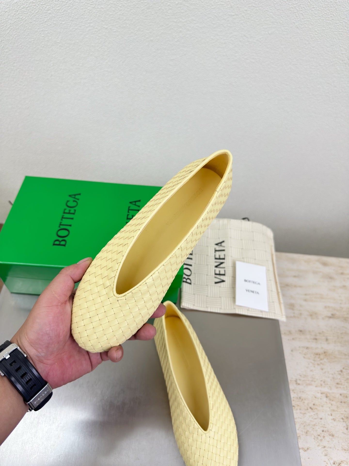 BOTTEGA VENETA 26S BALLET FLATS IN LIGHT YELLOW WOVEN LAMBSKIN