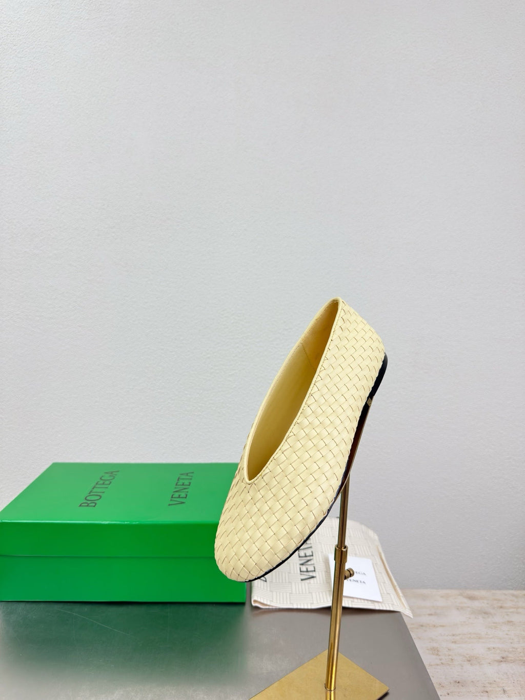 BOTTEGA VENETA 26S BALLET FLATS IN LIGHT YELLOW WOVEN LAMBSKIN