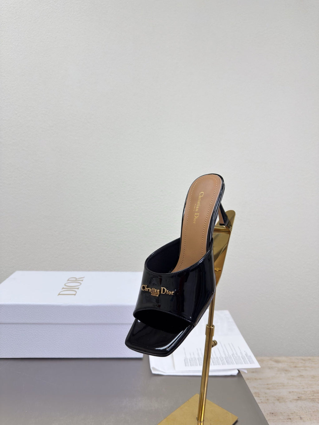 DIOR 26S KITTEN HEEL MULE SANDALS IN BLACK PATENT CALFSKIN WITH LOGO