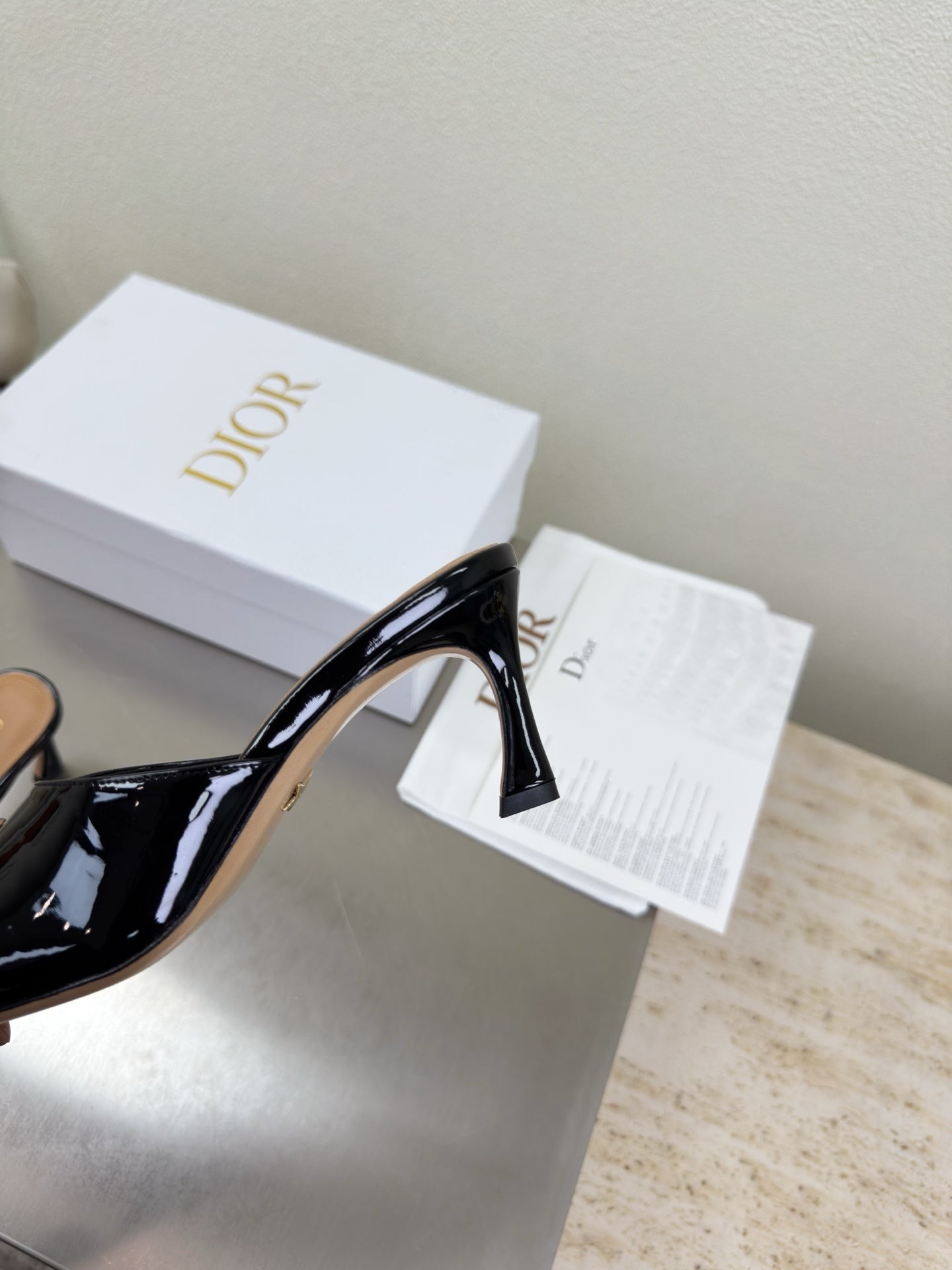DIOR 26S KITTEN HEEL MULE SANDALS IN BLACK PATENT CALFSKIN WITH LOGO